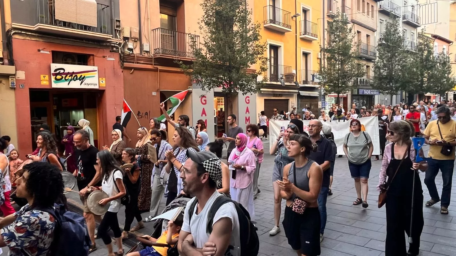 Manifestación en Huesca en solidaridad con Palestina. Foto Mercedes Manterola