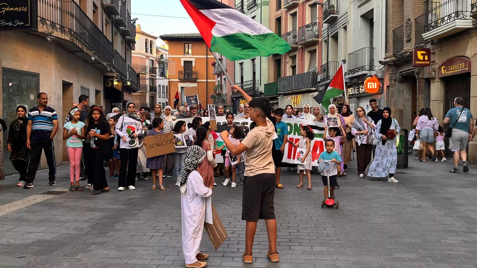 Manifestación en Huesca en solidaridad con Palestina. Foto Mercedes Manterola