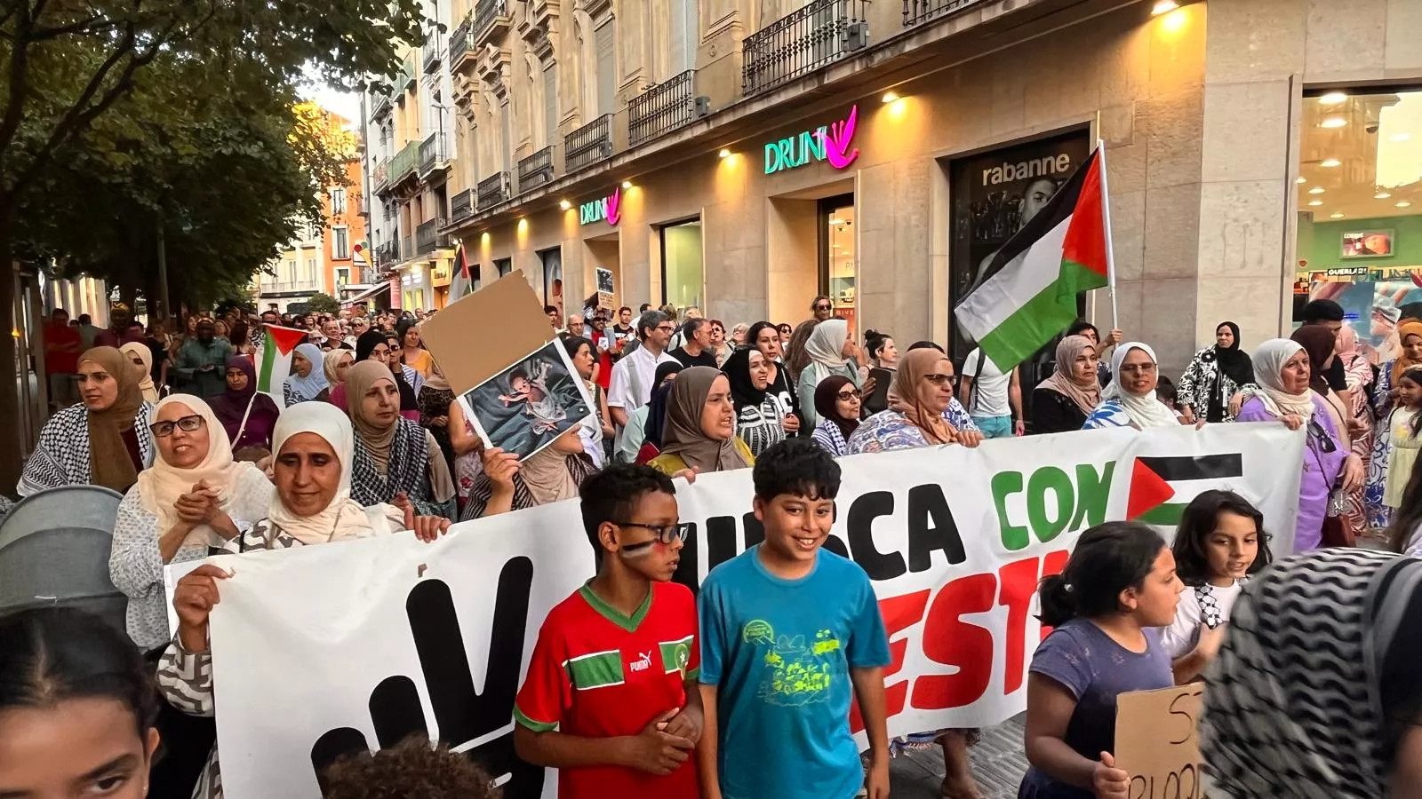 Manifestación en Huesca en solidaridad con Palestina. Foto Mercedes Manterola