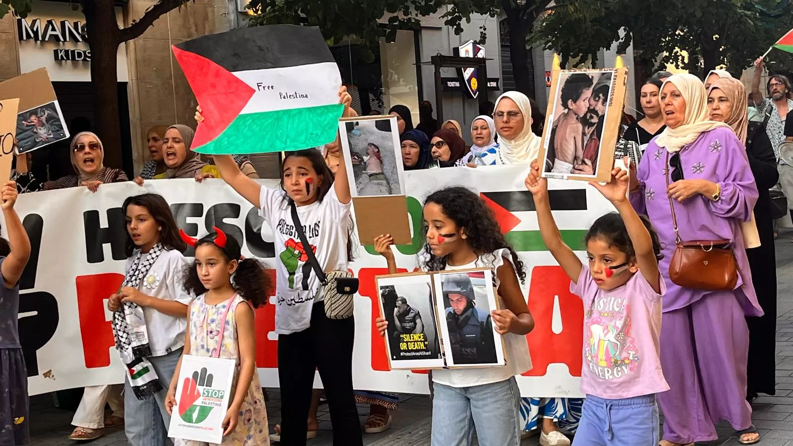 Manifestación en Huesca en solidaridad con Palestina. Foto Mercedes Manterola