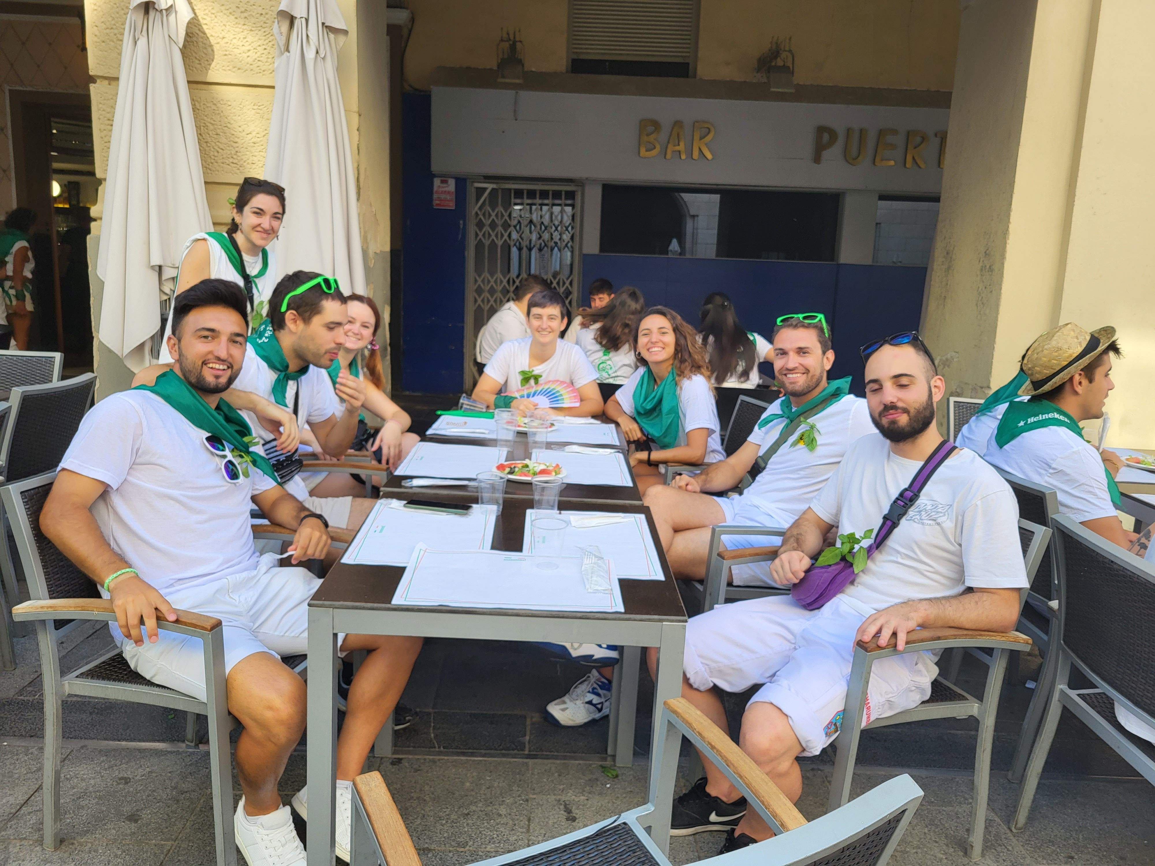 Almuerzos en la antesala del chupinazo.