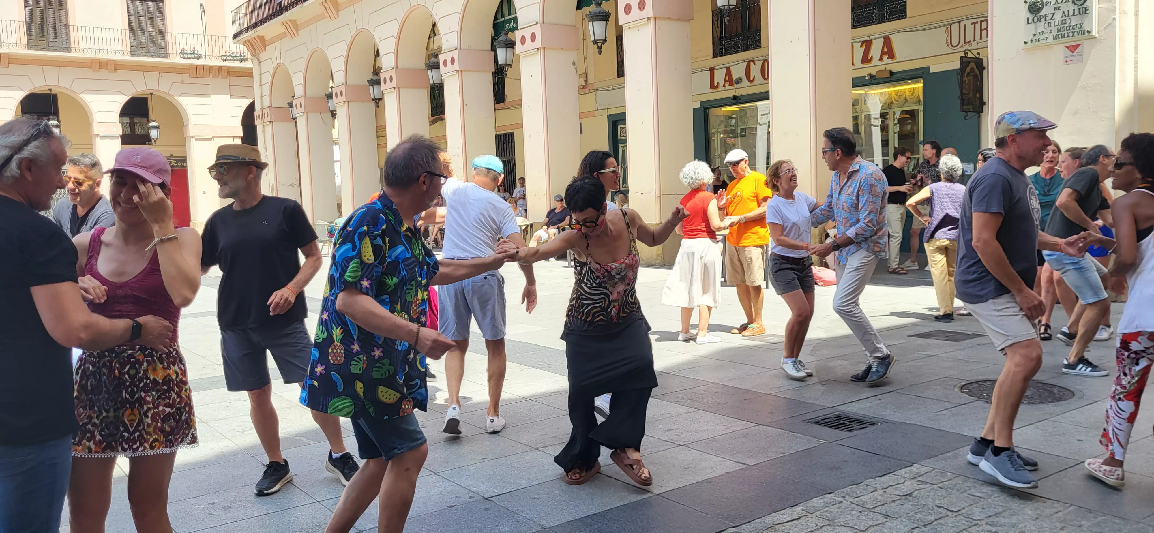 Oscaswing en la plaza López Allué. Foto Mercedes Manterola