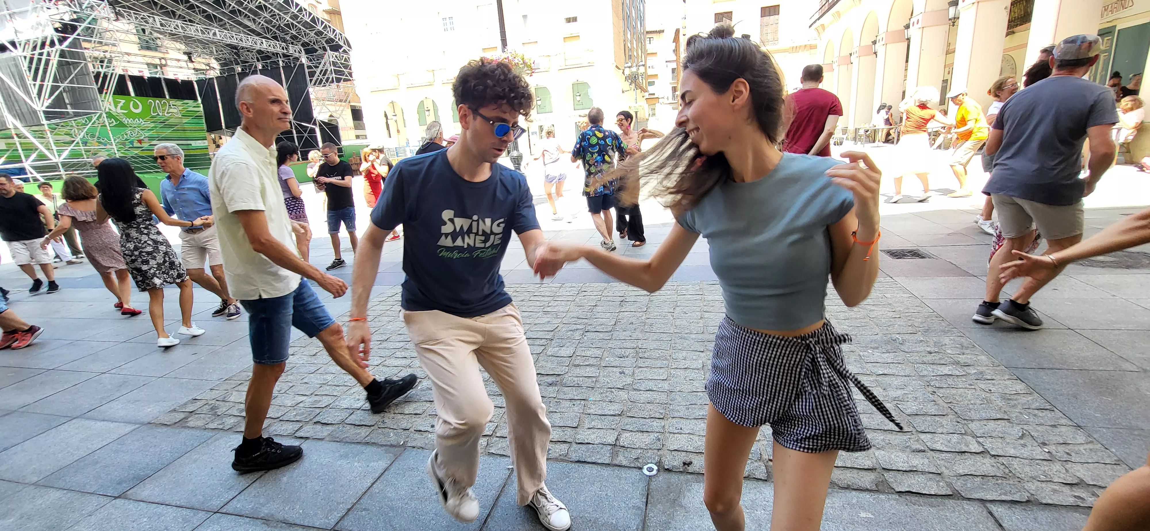 Oscaswing en la plaza López Allué. Foto Mercedes Manterola