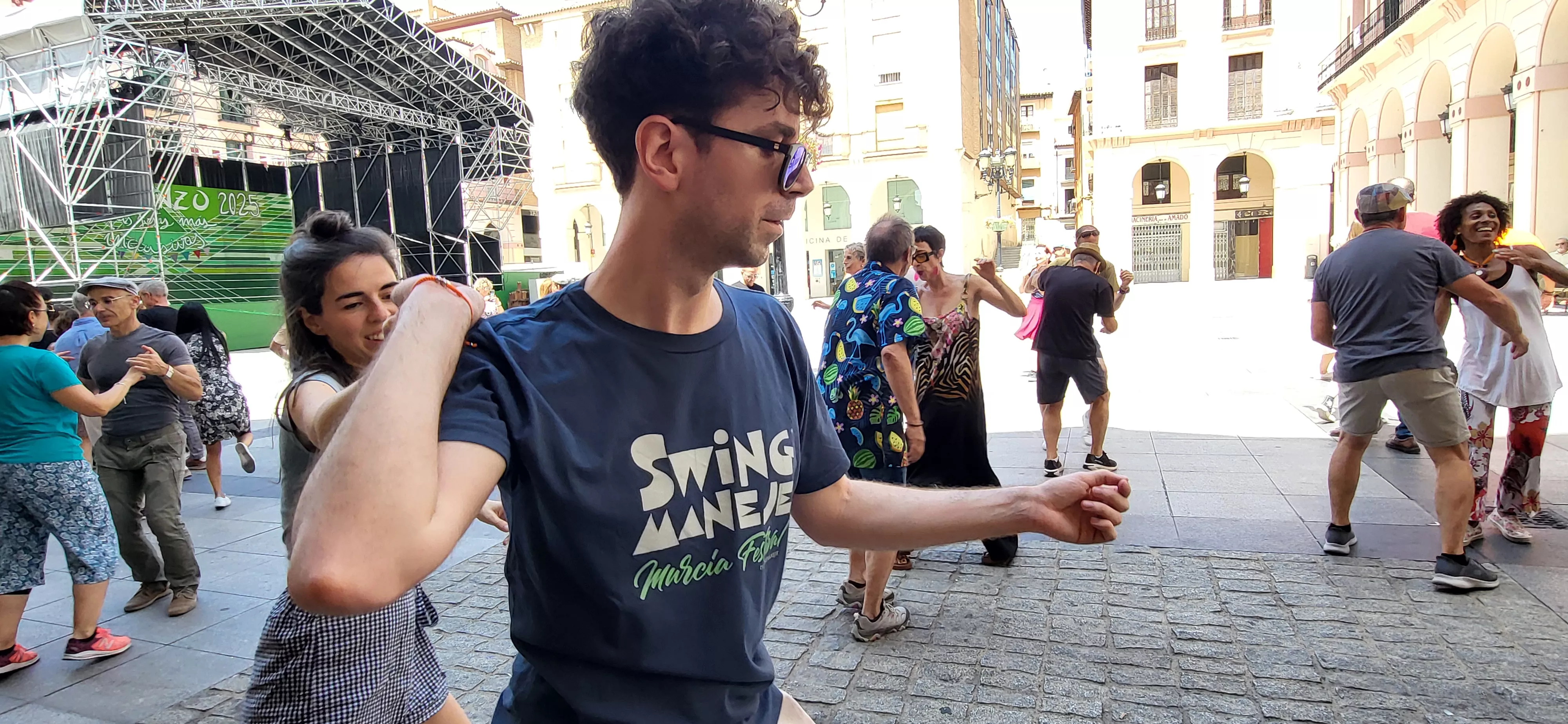 Oscaswing en la plaza López Allué. Foto Mercedes Manterola