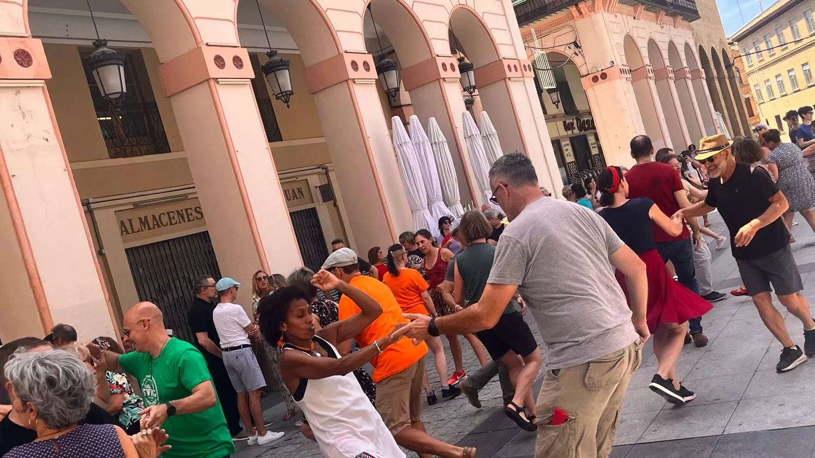 Oscaswing en la plaza López Allué. Foto Mercedes Manterola