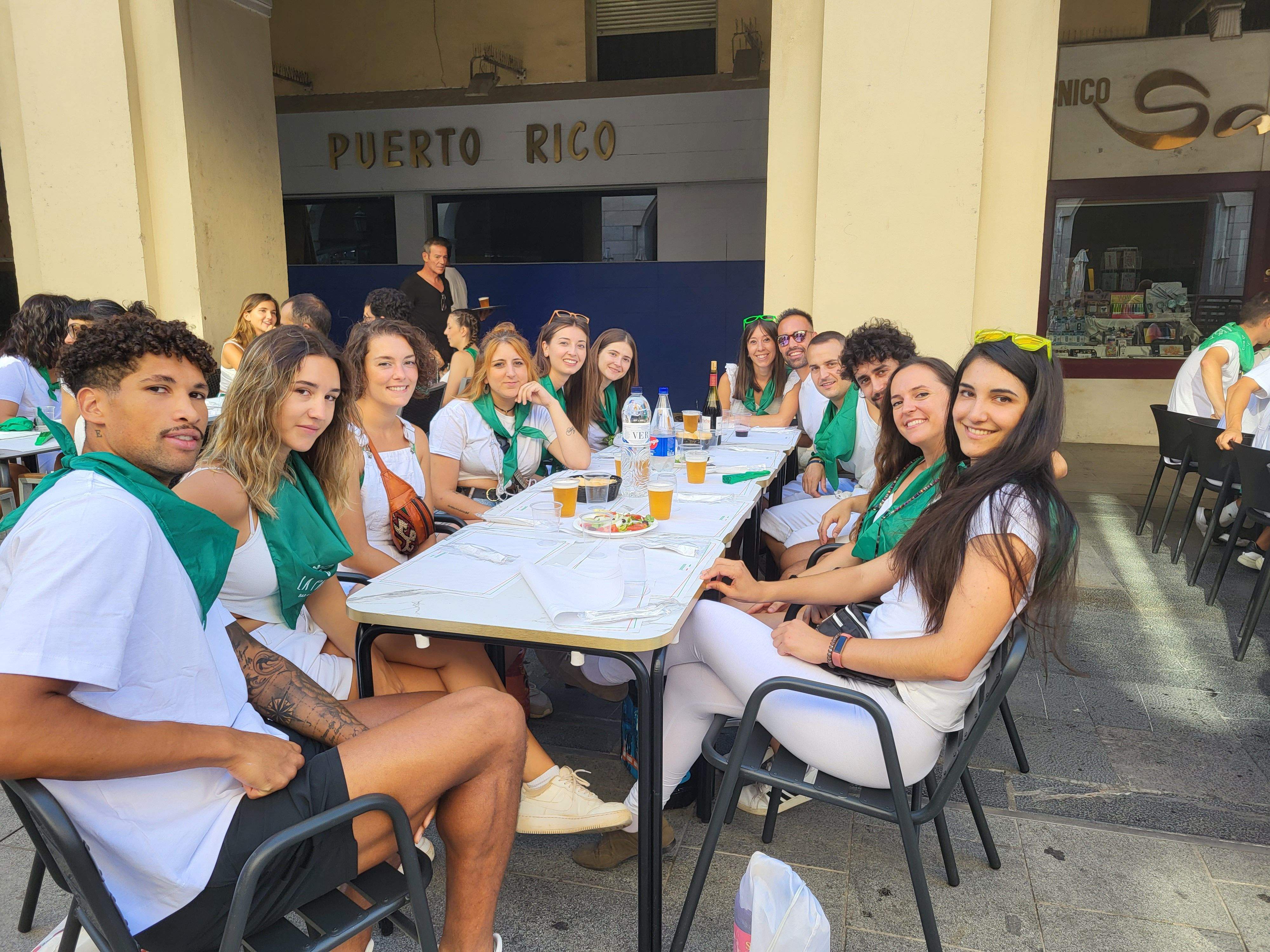 Almuerzos en la antesala del chupinazo.