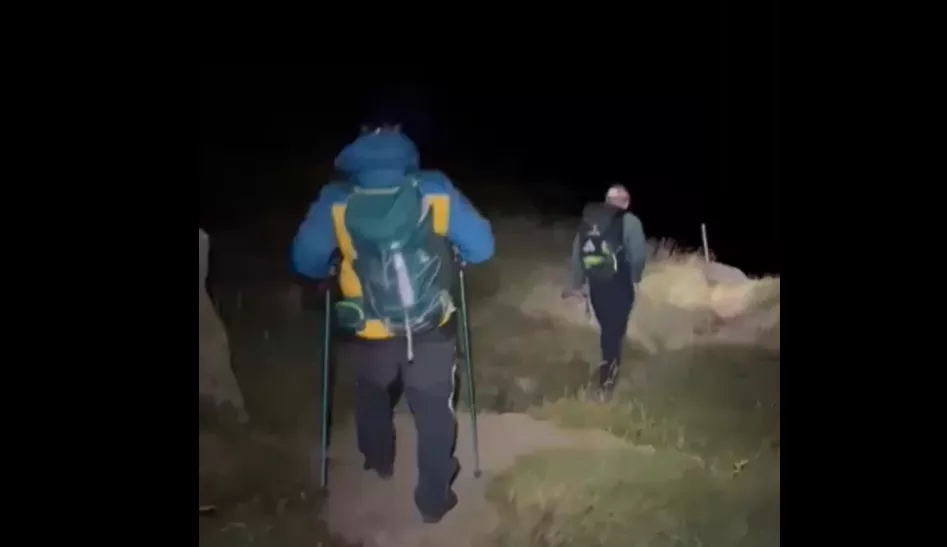 La Guardia Civil halla ileso de madrugada a un senderista extraviado en Benasque.