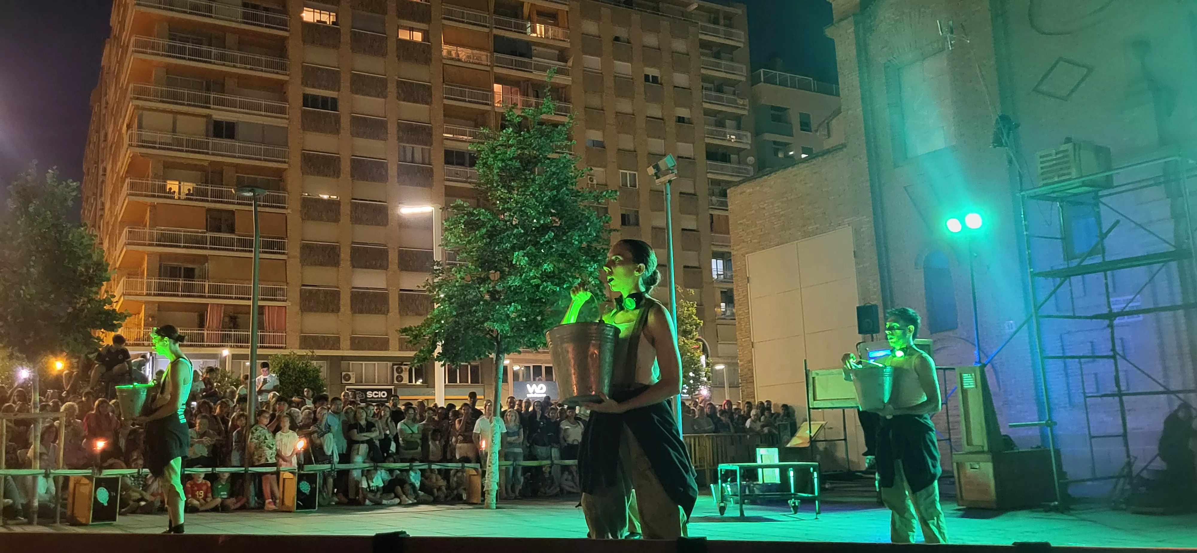 Espectáculo L’Avalot en el prelaurentis de Huesca. Foto Mercedes Manterola