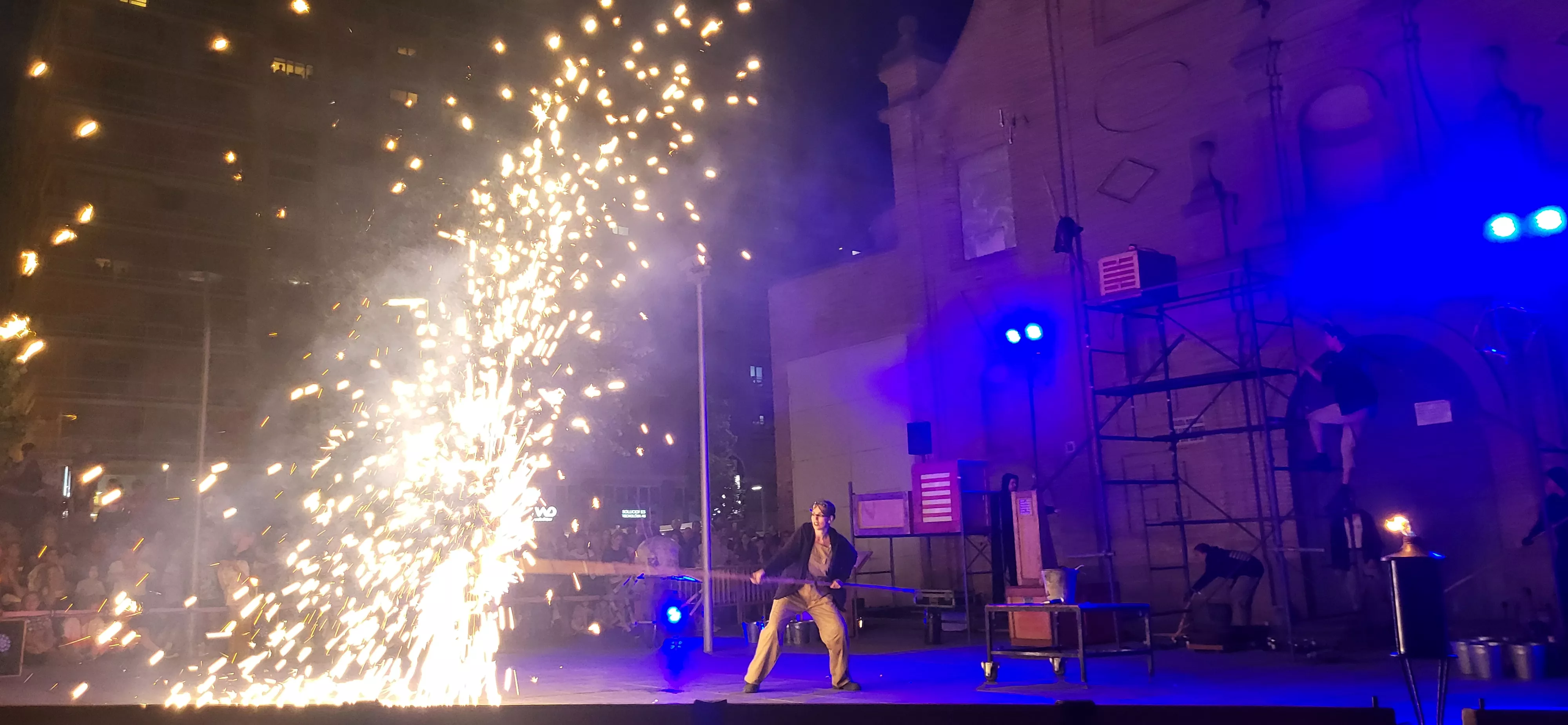 Espectáculo L’Avalot en el prelaurentis de Huesca. Foto Mercedes Manterola