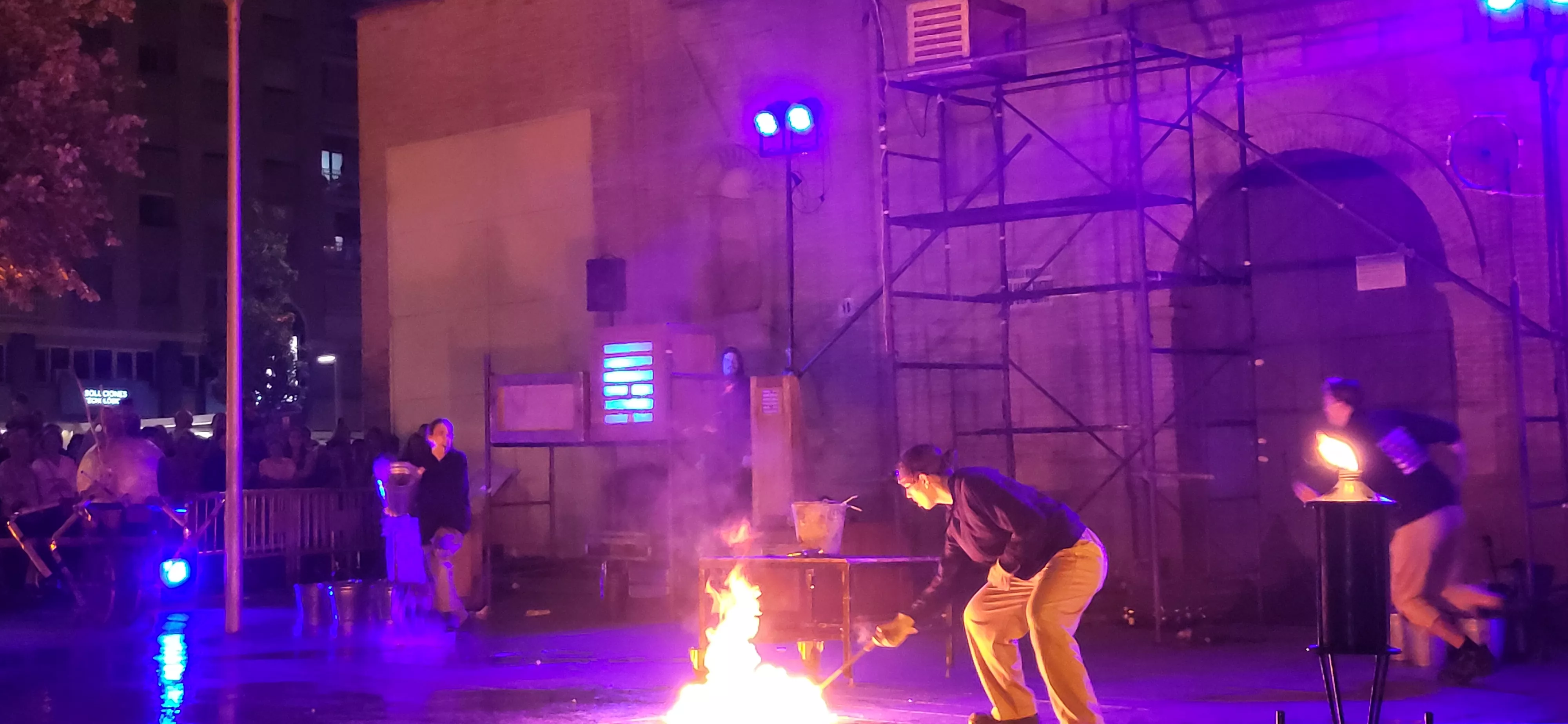 Espectáculo L’Avalot en el prelaurentis de Huesca. Foto Mercedes Manterola