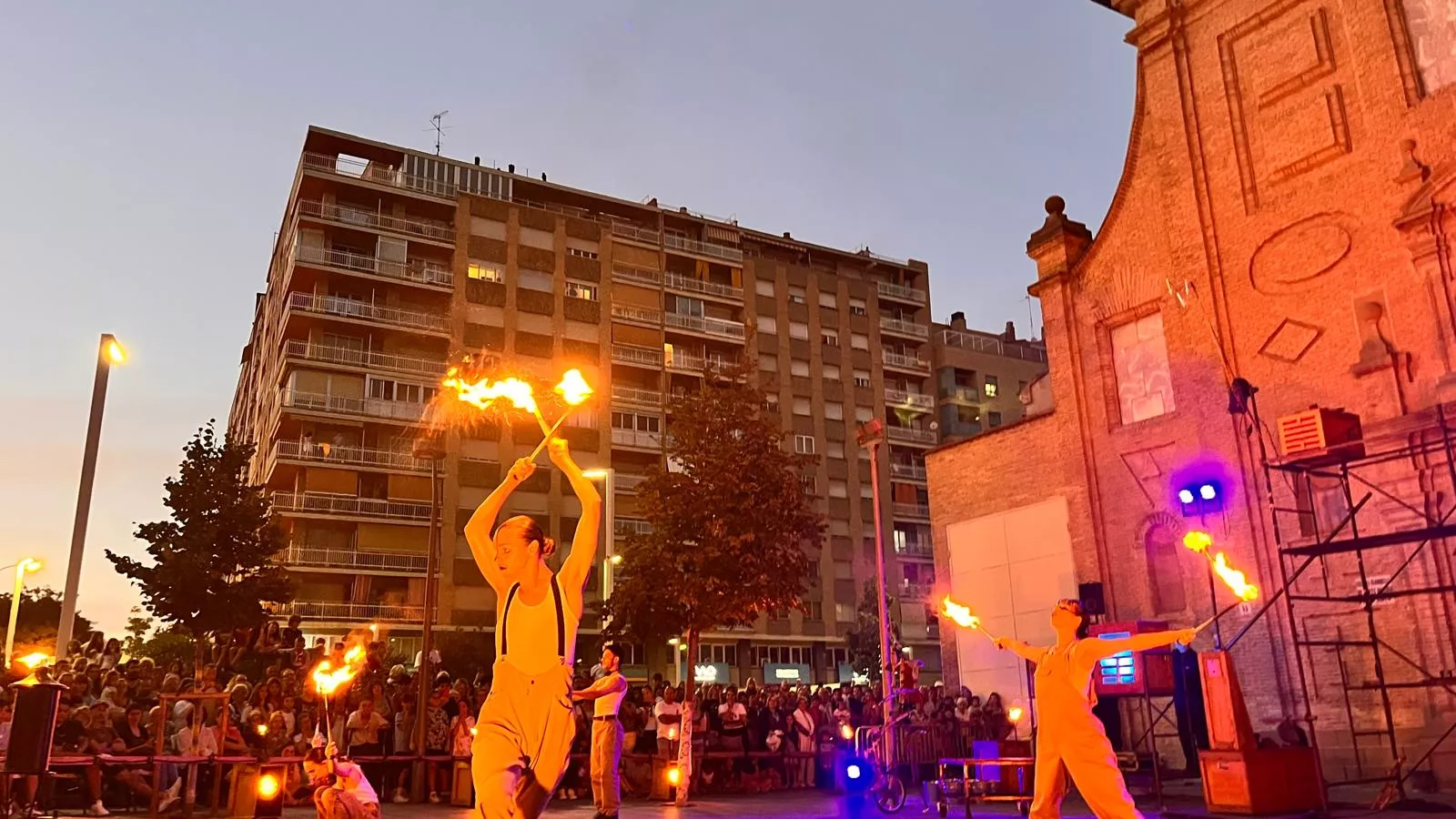 Espectáculo L’Avalot en el prelaurentis de Huesca. Foto Mercedes Manterola