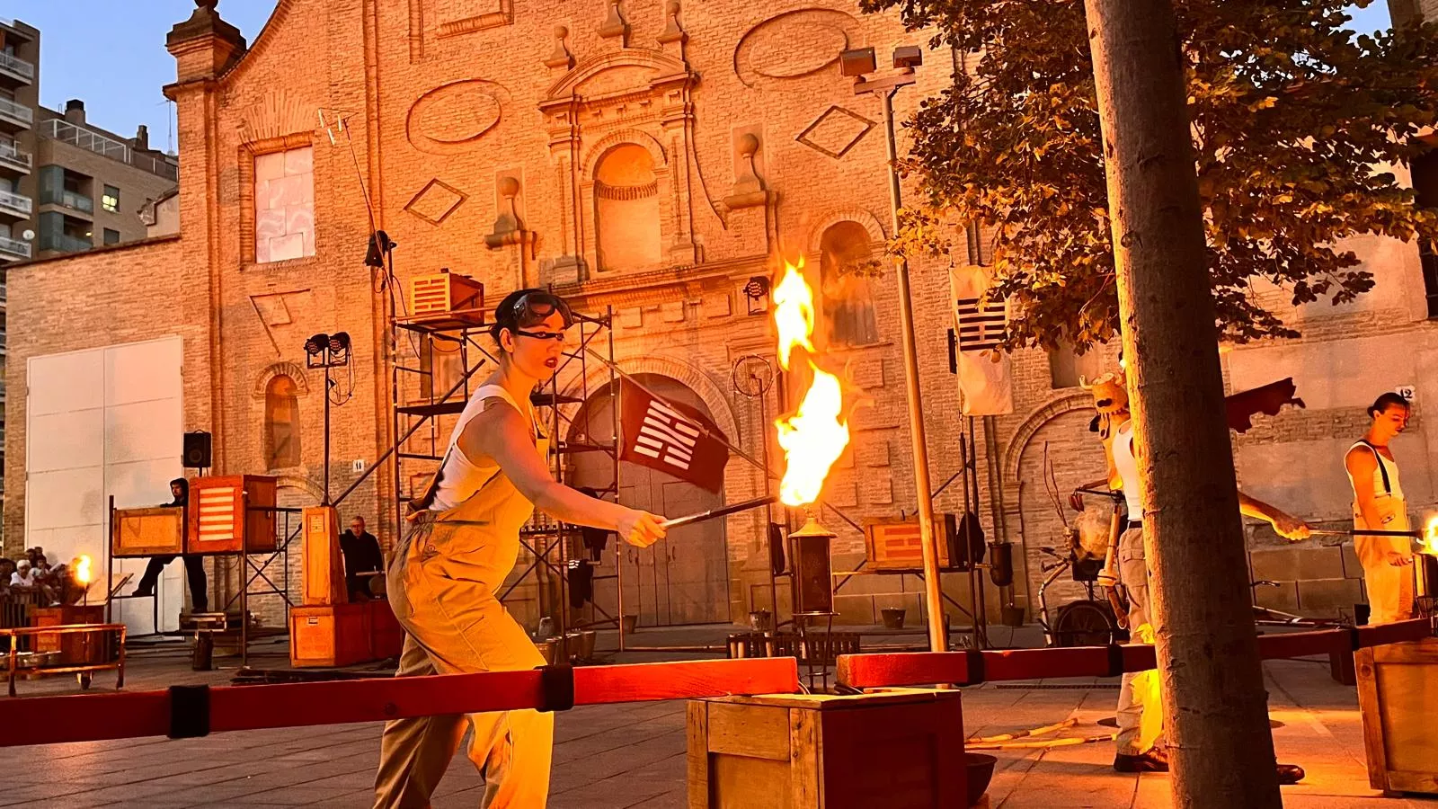 Espectáculo L’Avalot en el prelaurentis de Huesca. Foto Mercedes Manterola
