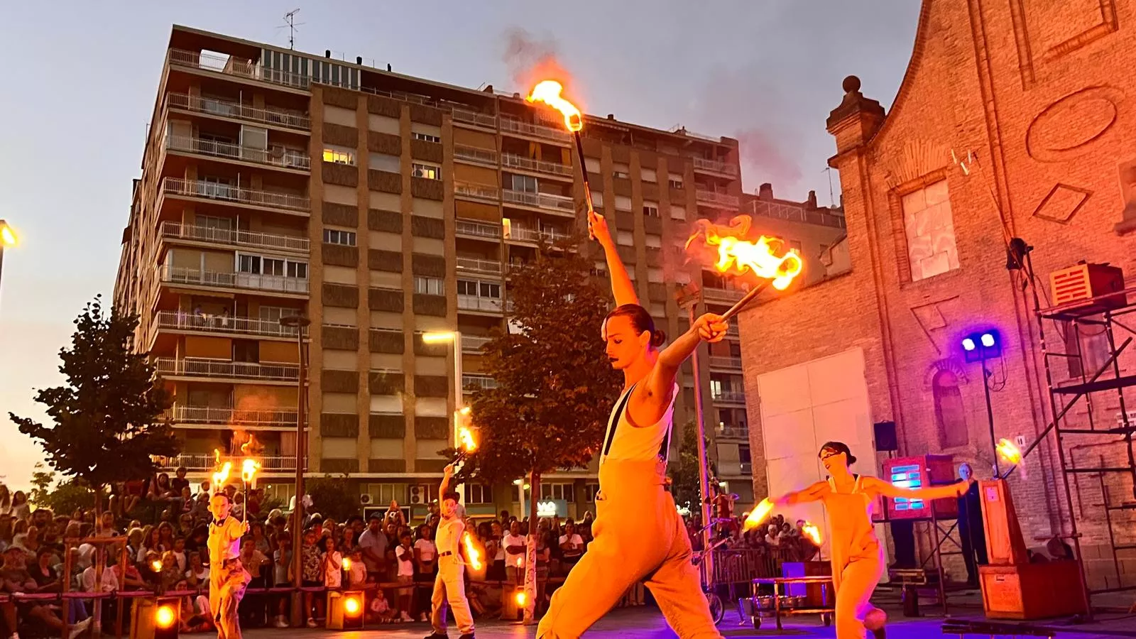 Espectáculo L’Avalot en el prelaurentis de Huesca. Foto Mercedes Manterola