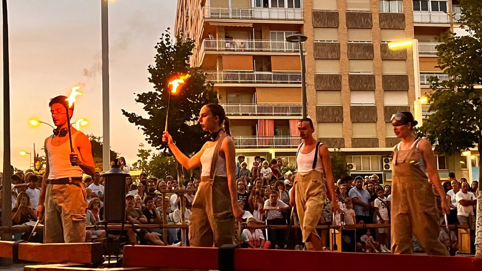 Espectáculo L’Avalot en el prelaurentis de Huesca. Foto Mercedes Manterola
