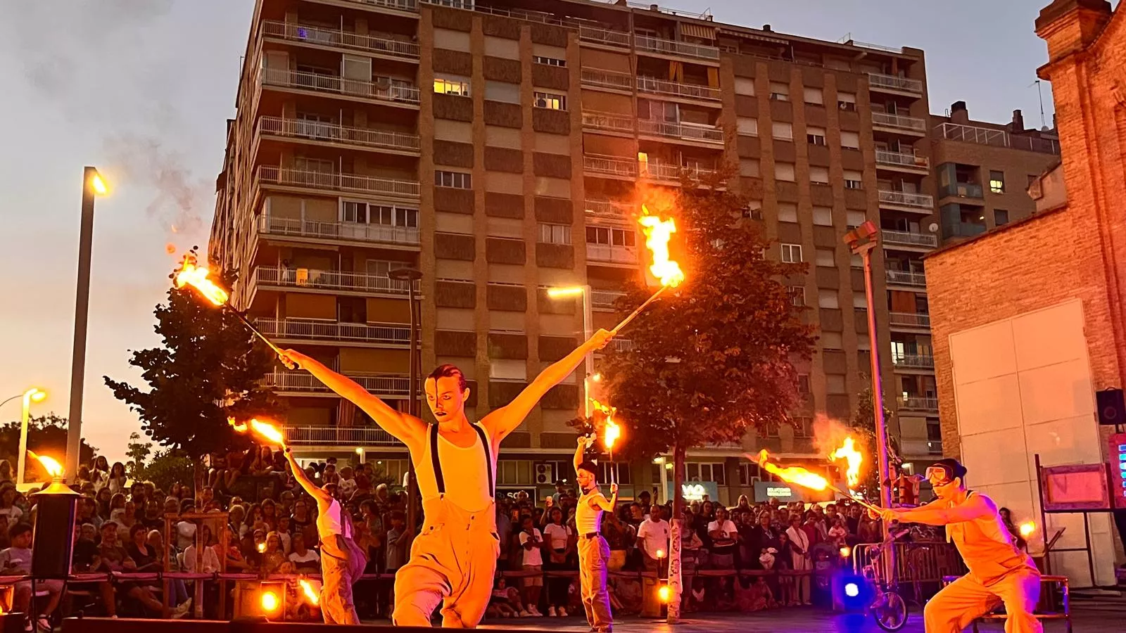 Espectáculo L’Avalot en el prelaurentis de Huesca. Foto Mercedes Manterola