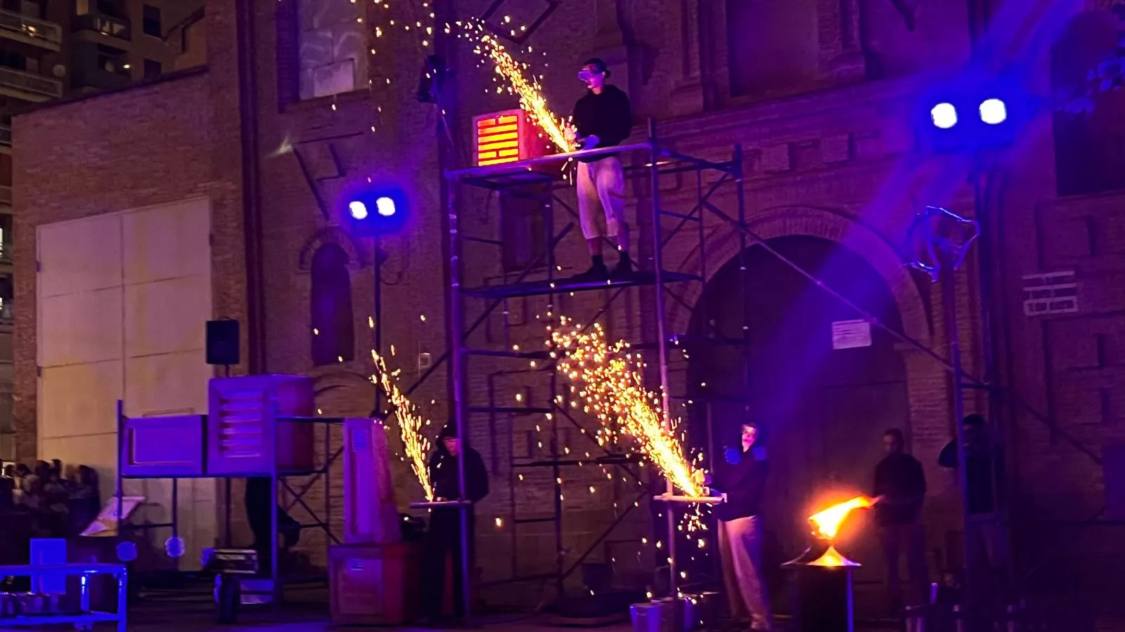 Espectáculo L’Avalot en el prelaurentis de Huesca. Foto Mercedes Manterola