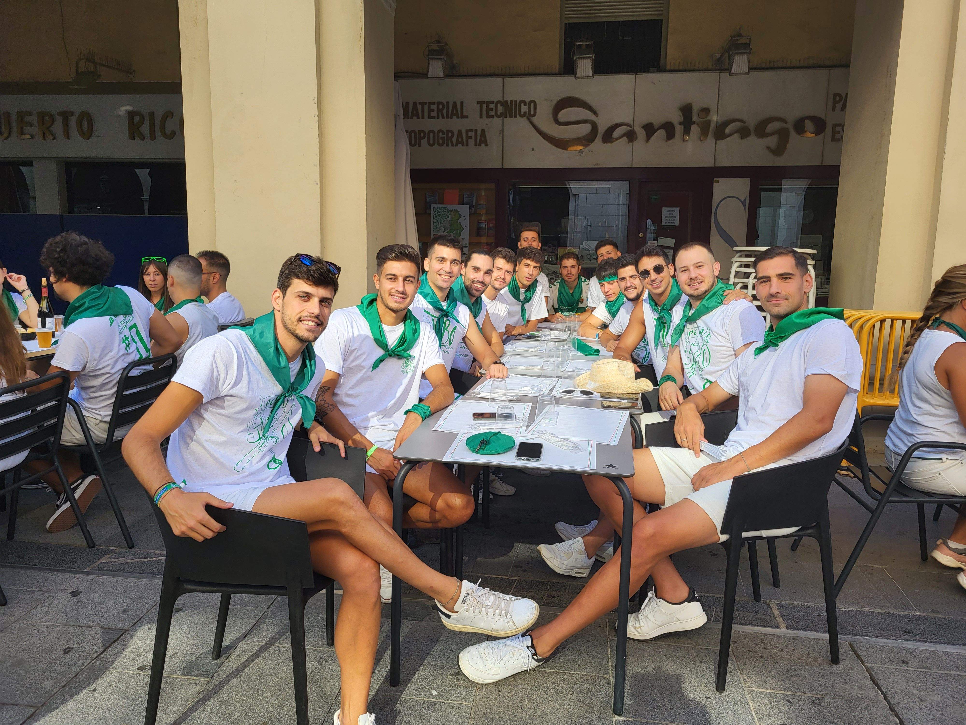 Almuerzos en la antesala del chupinazo.