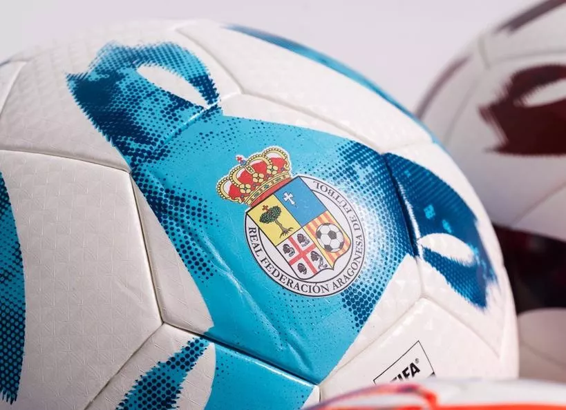 El fútbol aragonés tendrá un nuevo balón oficial, que será de Adidas