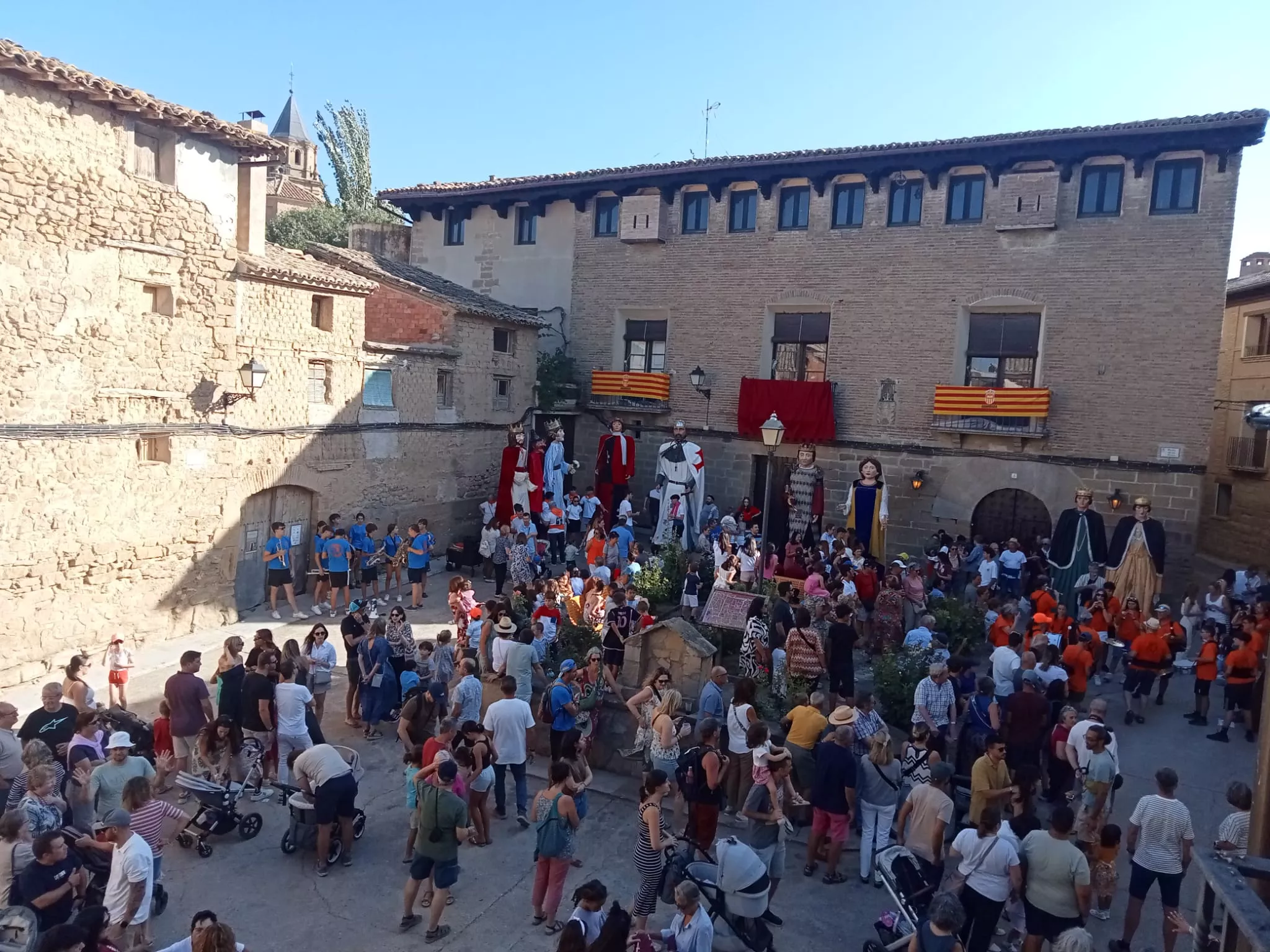 Segundo Encuentro de GIgantes de Adahuesca.