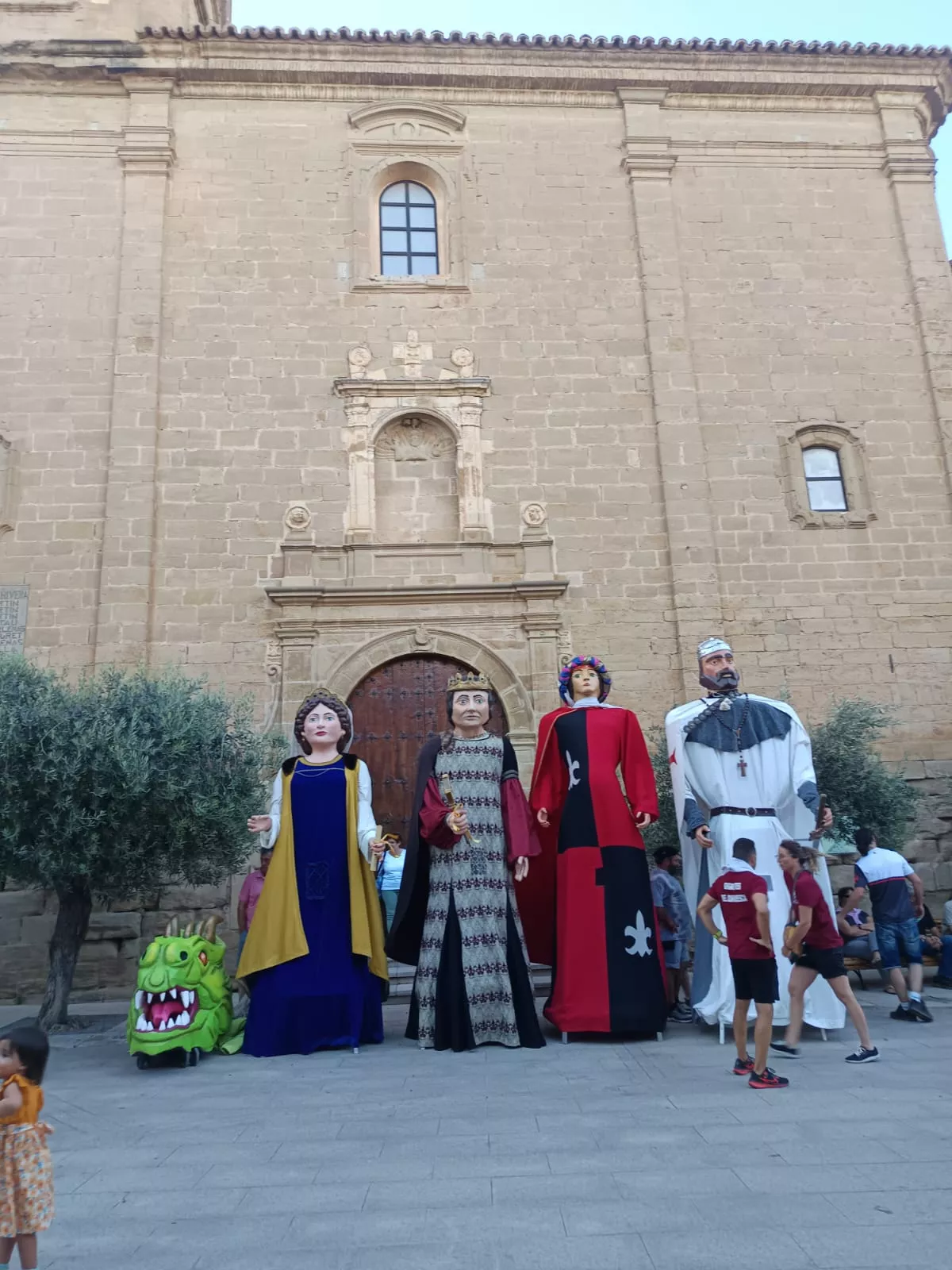 Segundo Encuentro de GIgantes de Adahuesca.