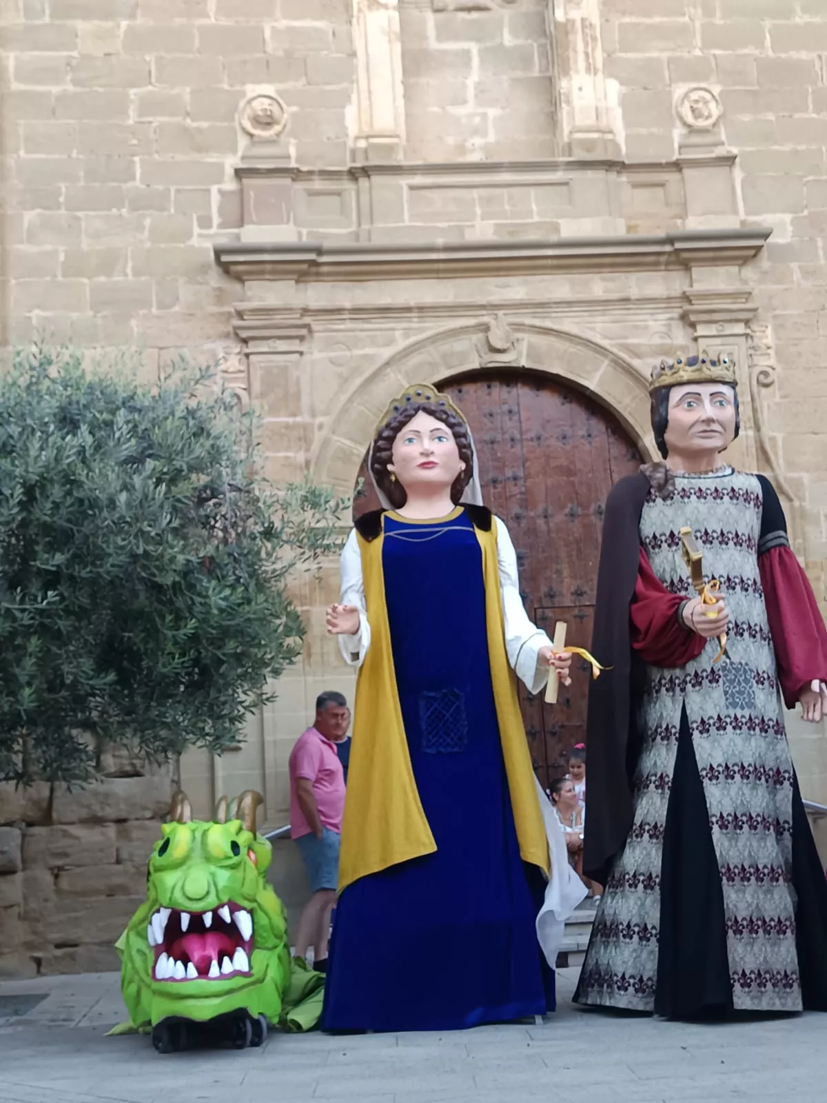 Segundo Encuentro de GIgantes de Adahuesca.