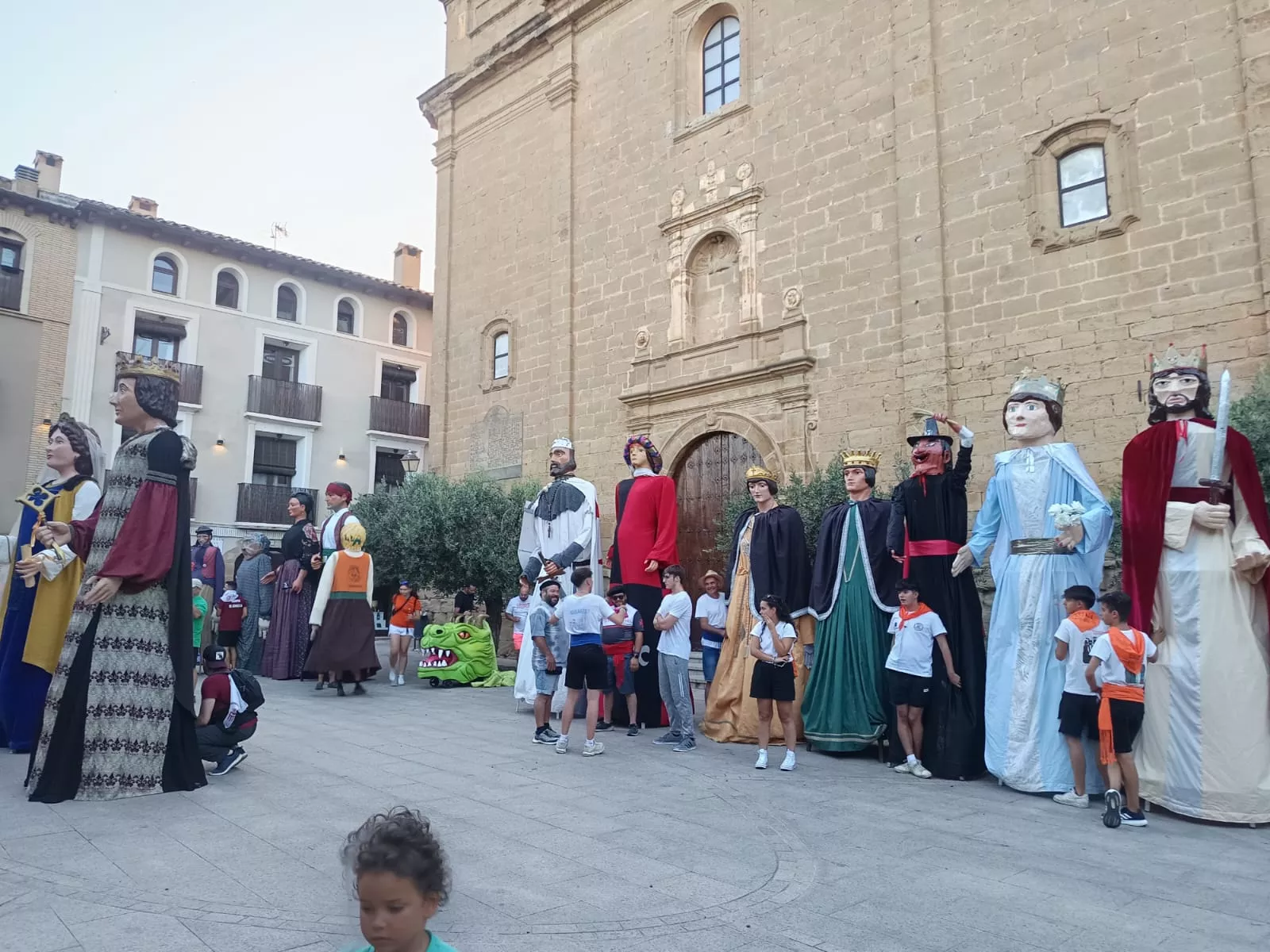 Segundo Encuentro de GIgantes de Adahuesca.