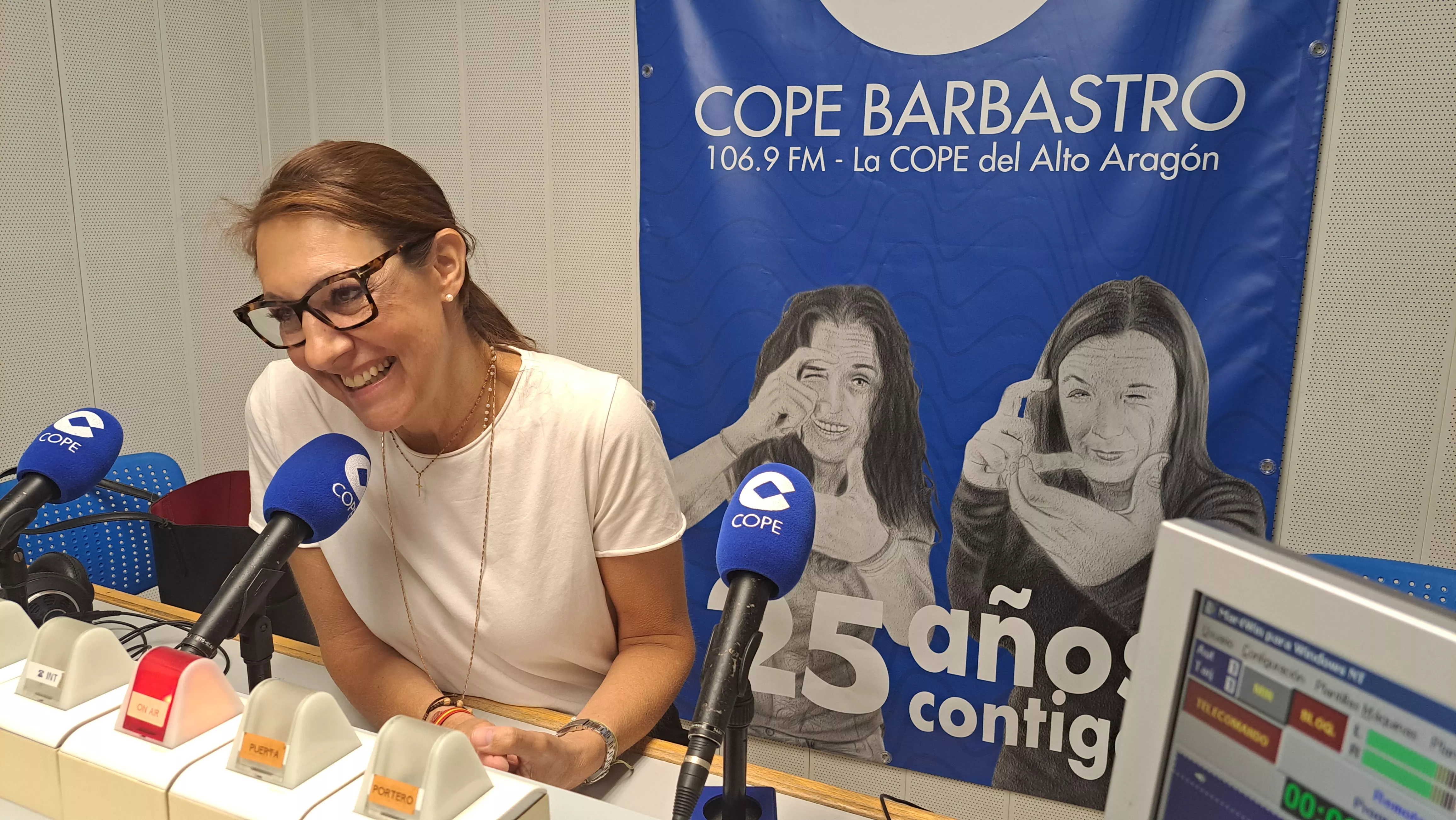 Blanca Galindo elogia al obispo Ángel Pérez Pueyo por su papel en el incendio en Barbastro. Blanca Galindo elogia al obispo Ángel Pérez Pueyo por su papel en el incendio en Barbastro.