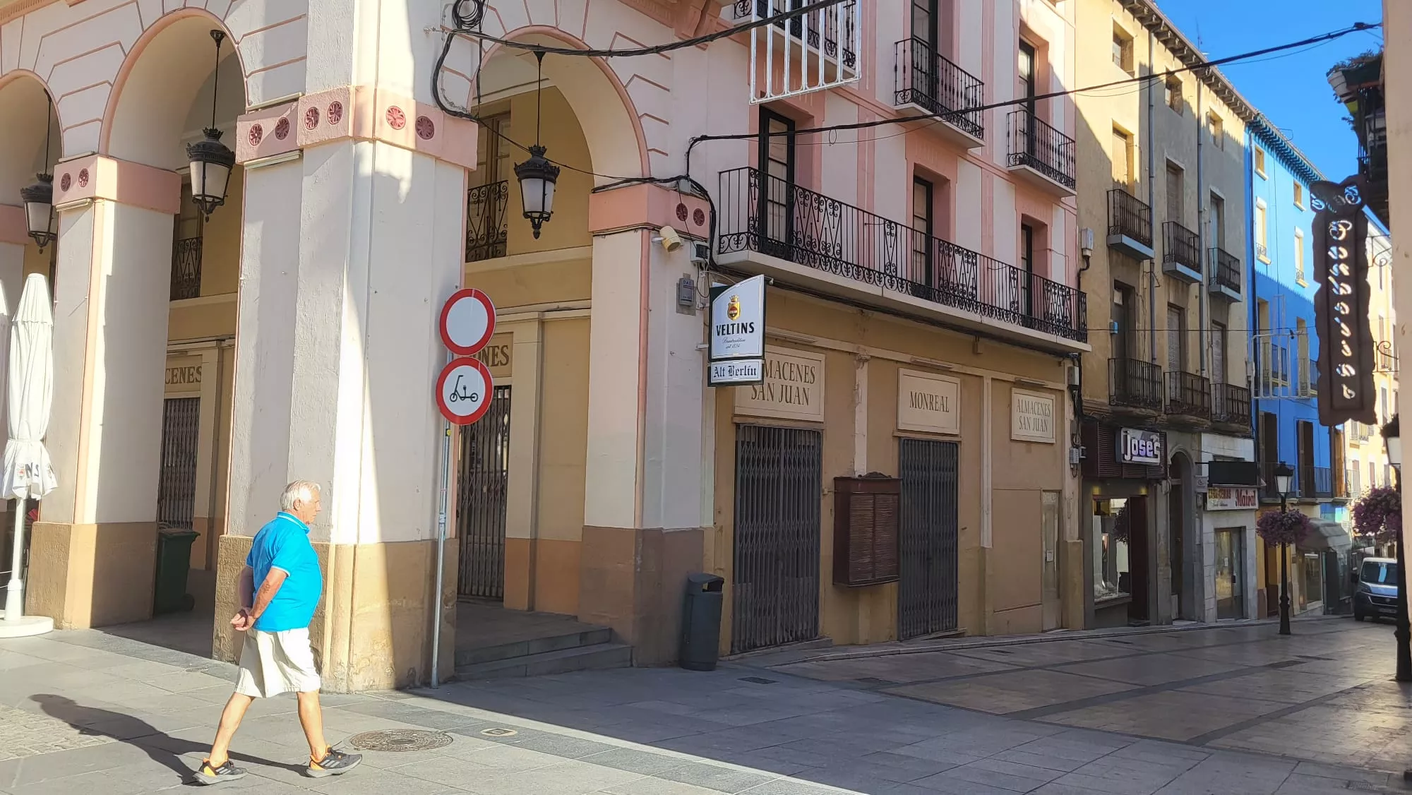 Edificio de Almacenes San Juan en Huesca