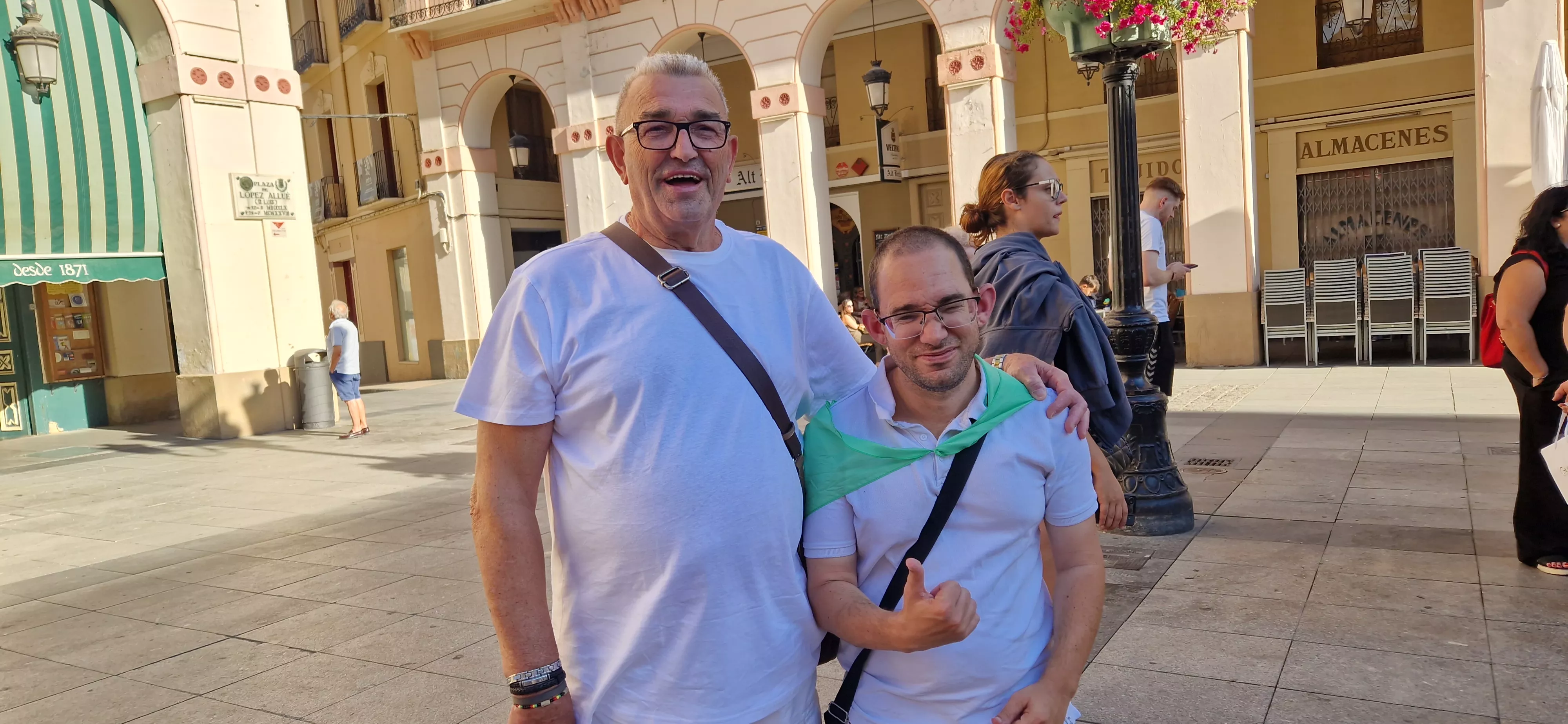 Baile de la Jota de San Lorenzo en la plaza López Allué. Foto Myriam Martínez