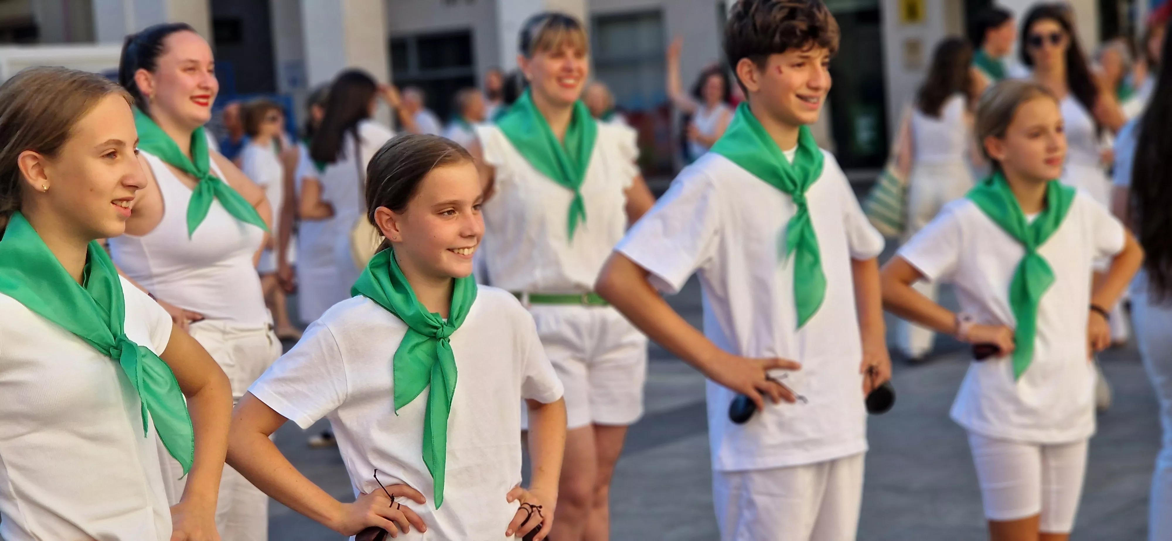 Baile de la Jota de San Lorenzo en la plaza López Allué. Foto Myriam Martínez
