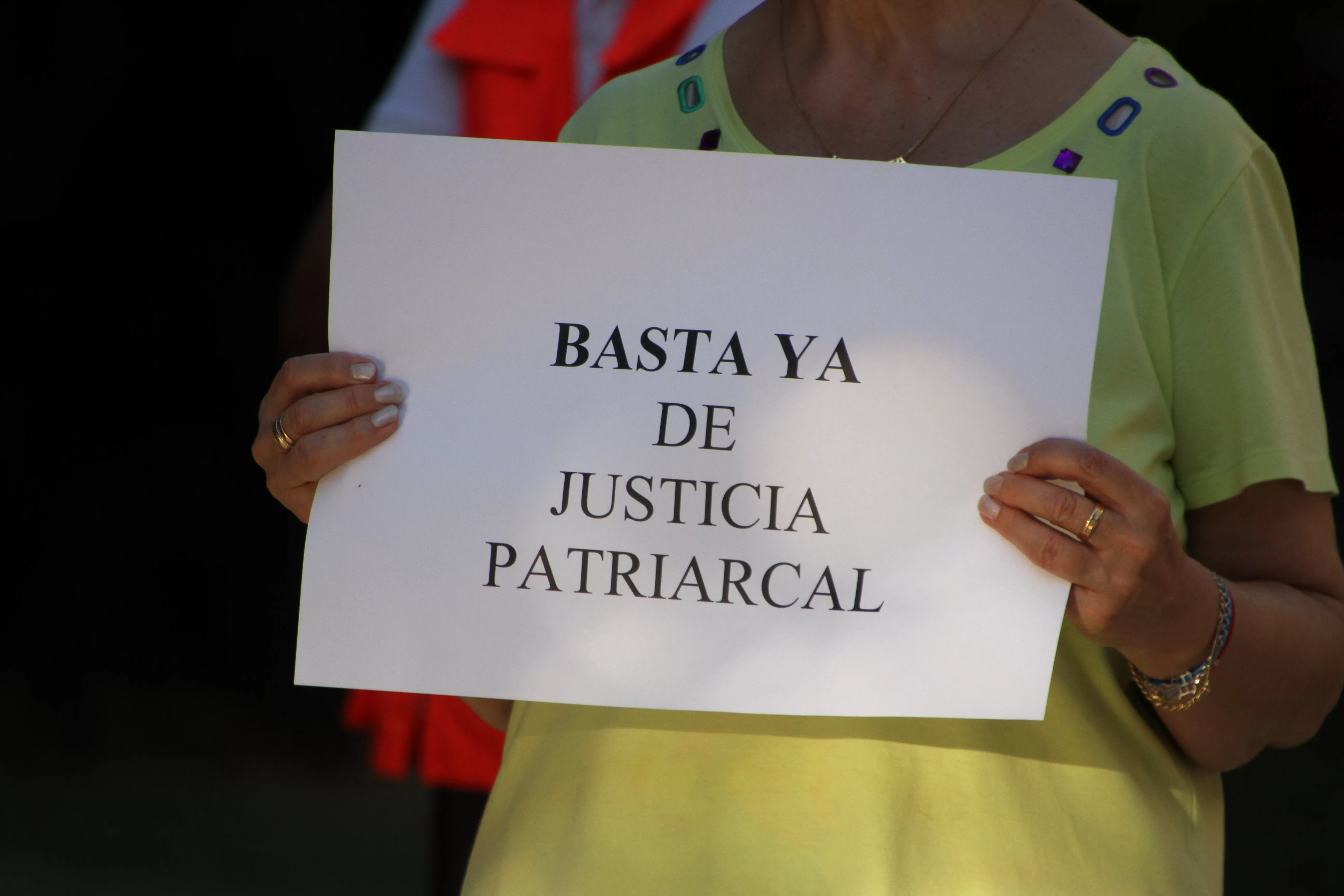 Concentración contra las violencias machistas en Huesca. Foto Carlos Neofato