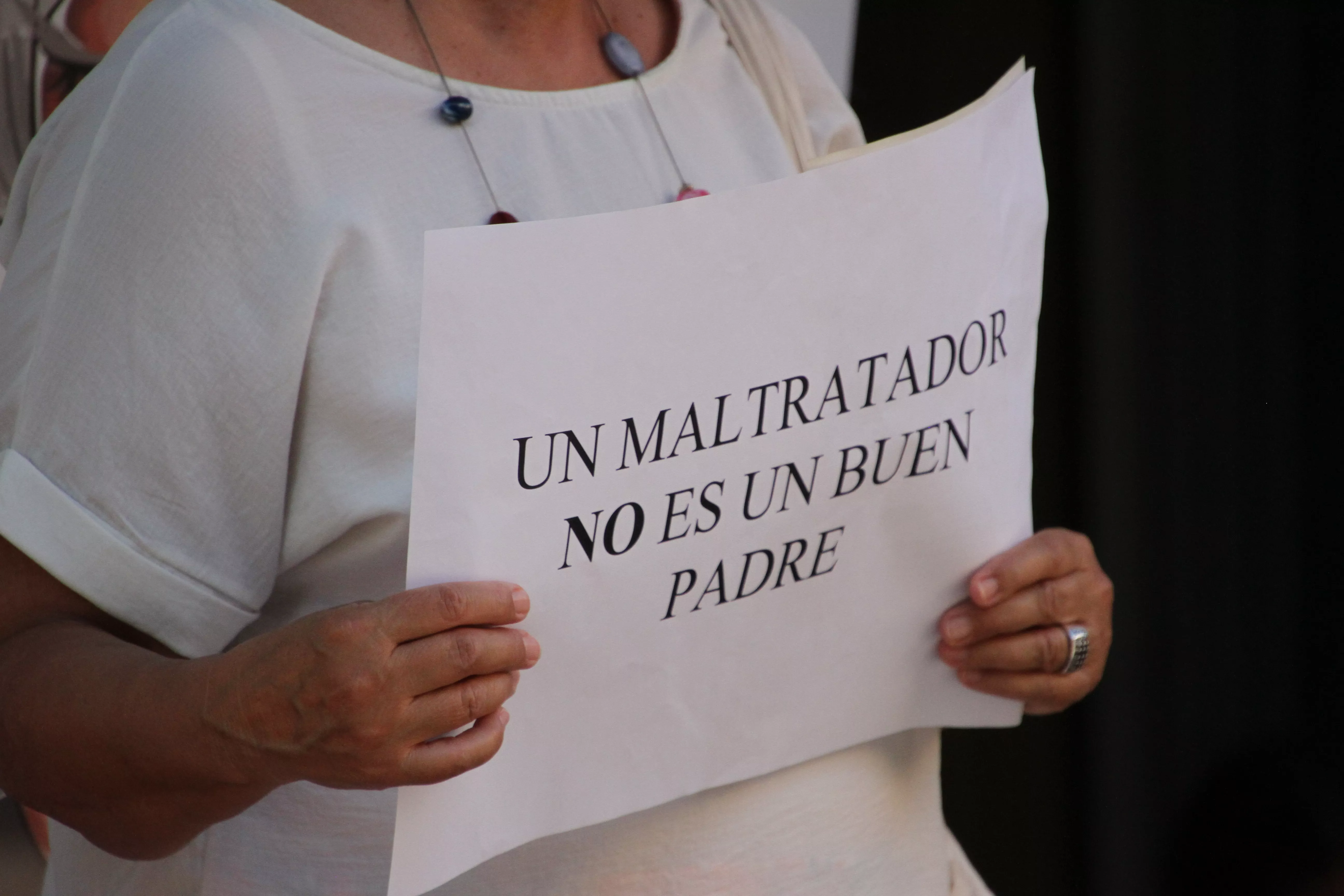 Concentración contra las violencias machistas en Huesca. Foto Carlos Neofato