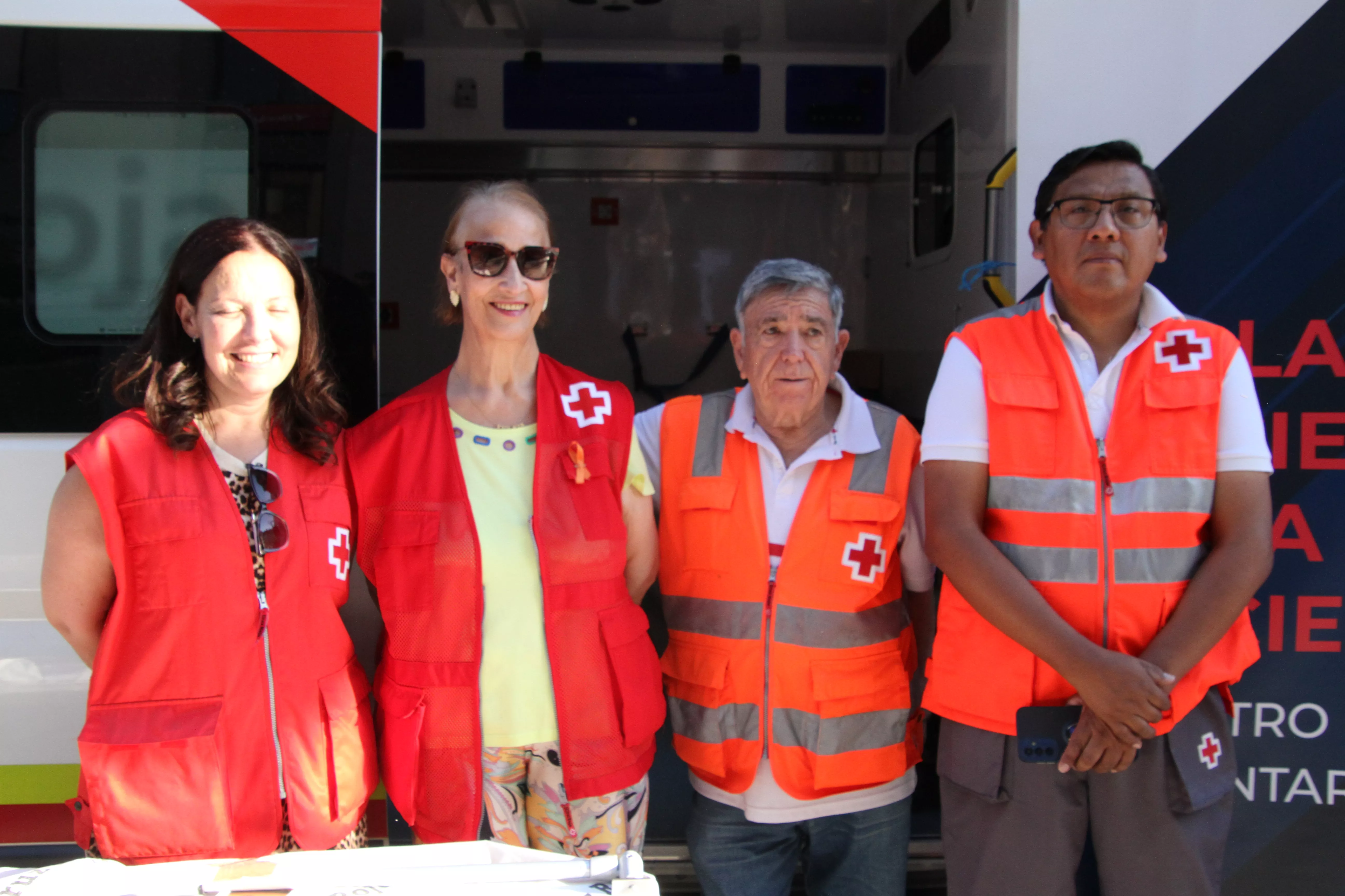Mesa informativa instalada en la plaza Concepción Arenal para sensibilizar sobre la trata de personas. Foto Carlos Neofato