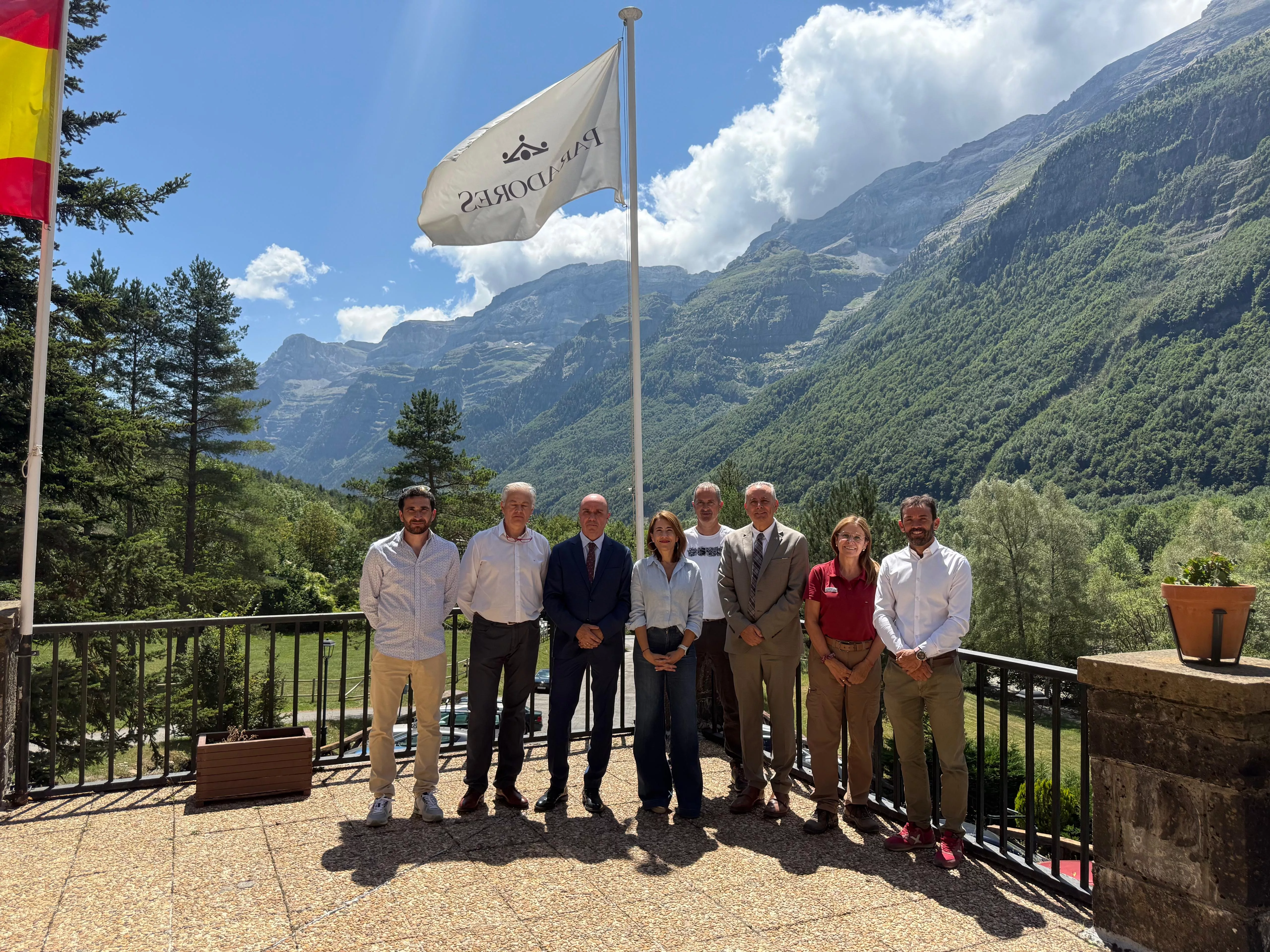 La presidenta de Paradores, Raquel Sánchez, ha participado en la reapertura del ubicado en Bielsa.