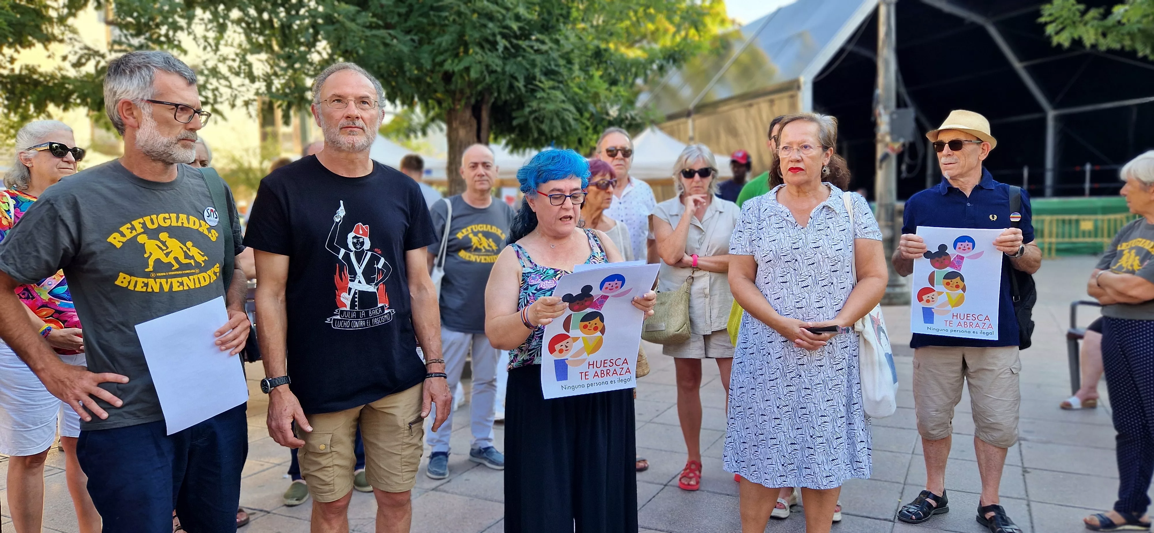 Campaña Huesca te abraza contra el racismo y por la convivencia. Foto Myriam Martínez