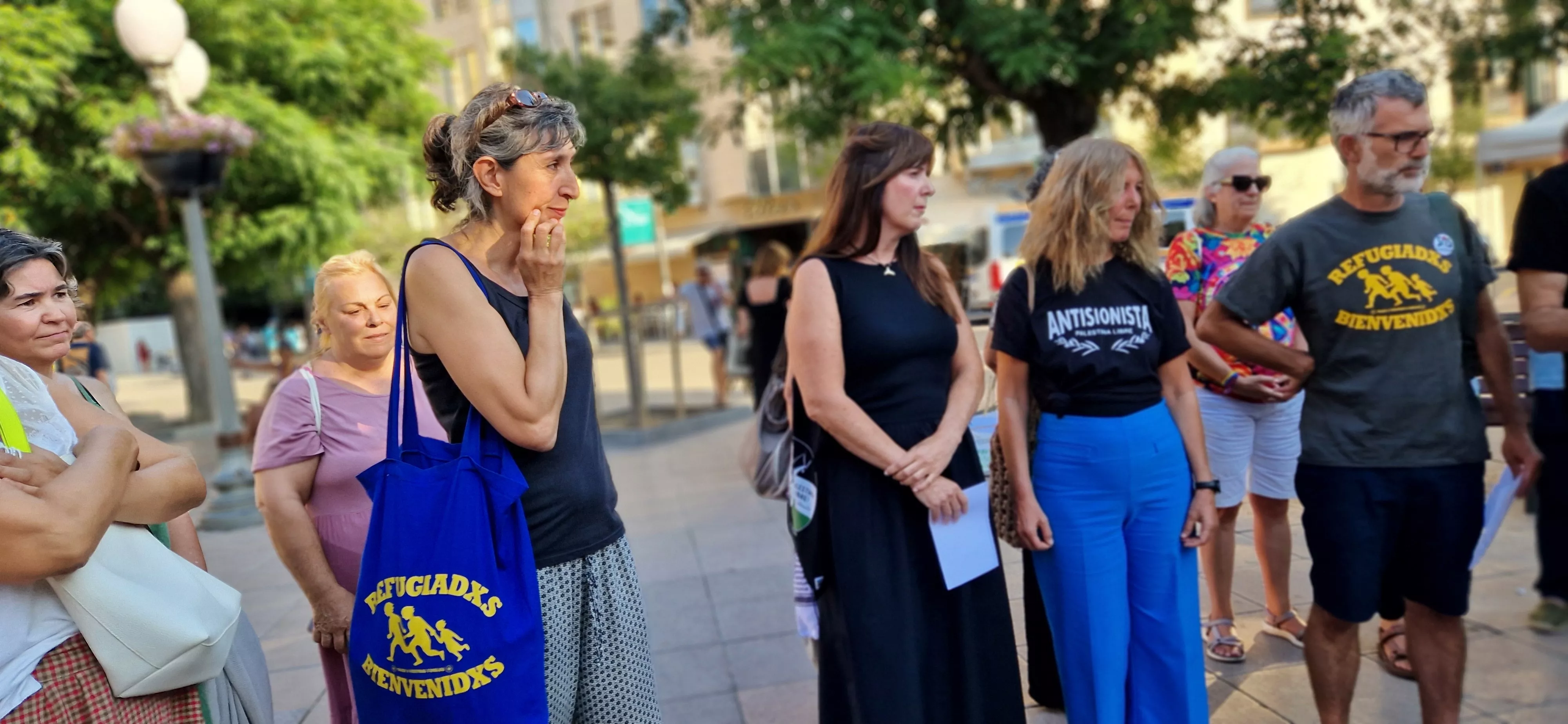 Campaña Huesca te abraza contra el racismo y por la convivencia. Foto Myriam Martínez