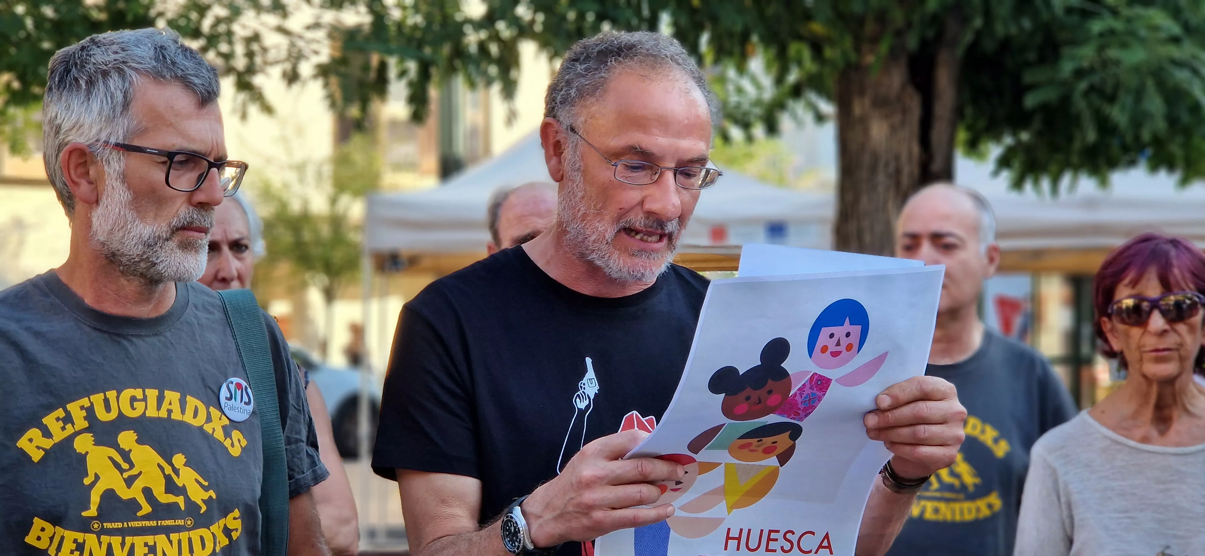 Campaña Huesca te abraza contra el racismo y por la convivencia. Foto Myriam Martínez