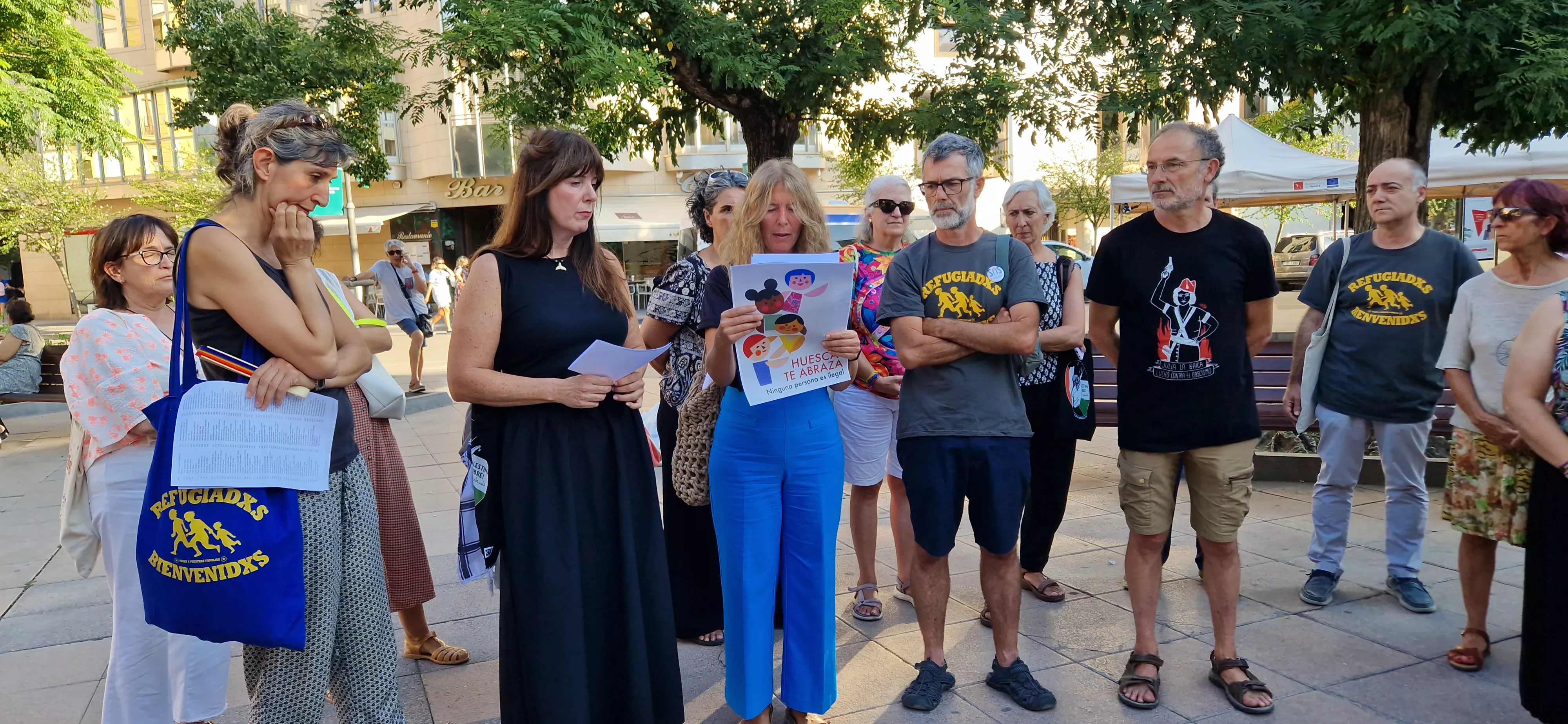 Campaña Huesca te abraza contra el racismo y por la convivencia. Foto Myriam Martínez