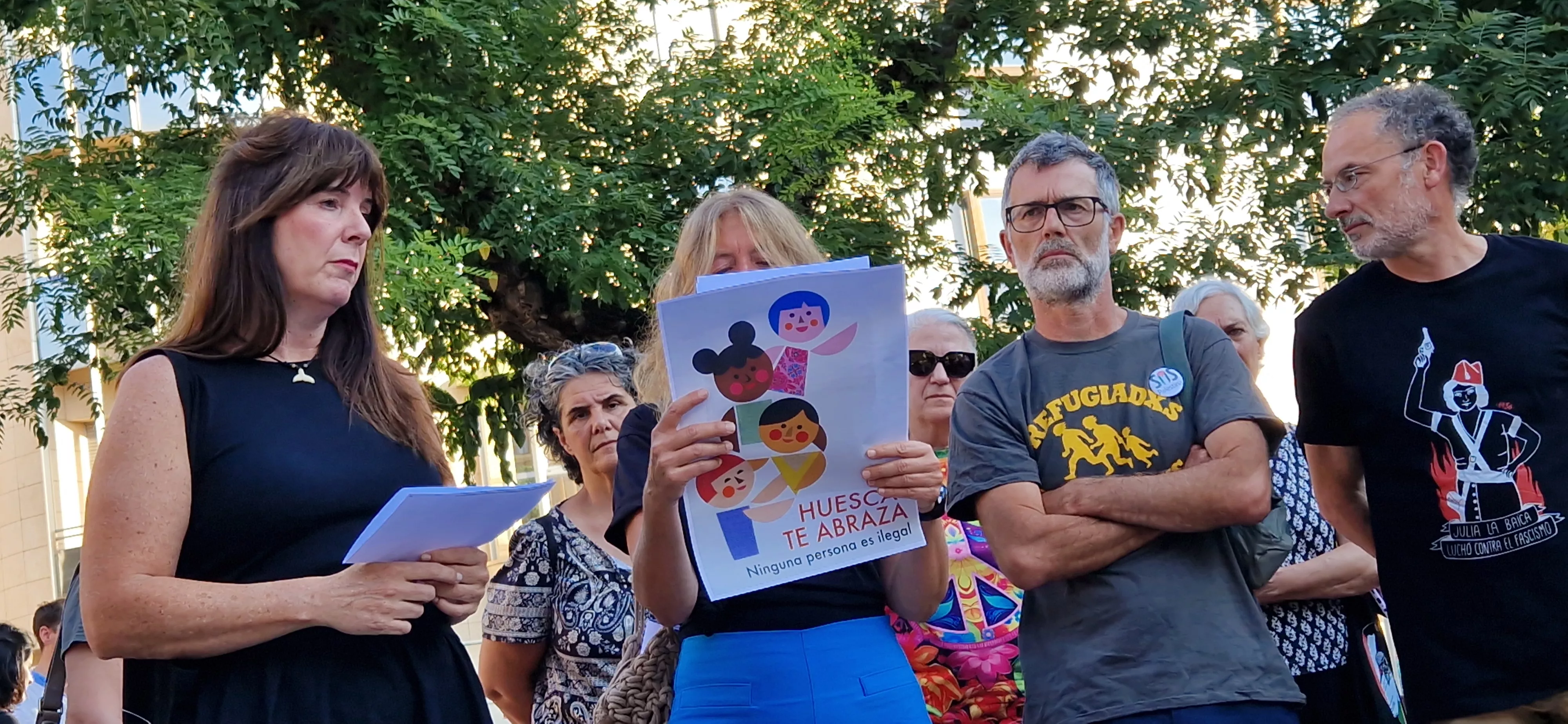 Campaña Huesca te abraza contra el racismo y por la convivencia. Foto Myriam Martínez