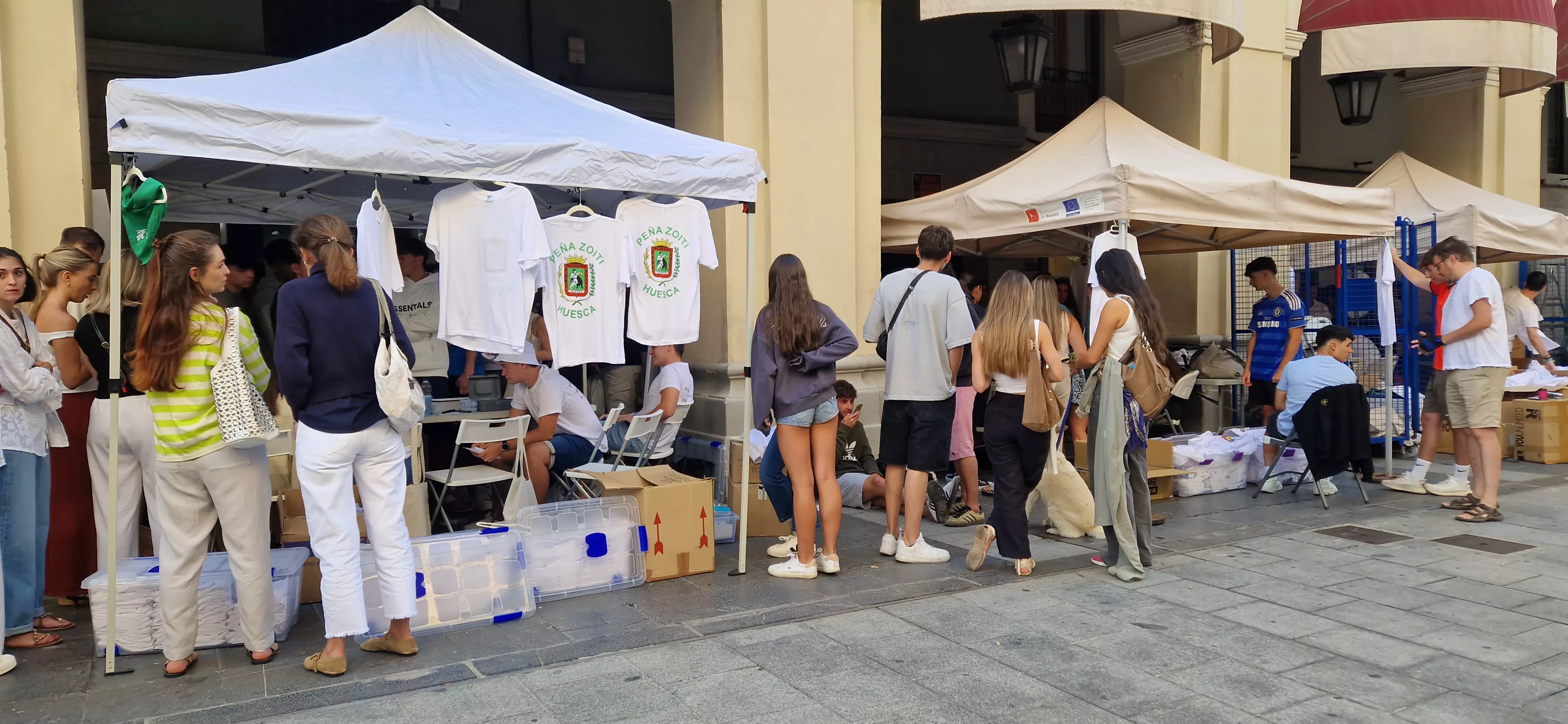 Primeros socios de las peñas para San Lorenzo. Foto Myriam Martínez