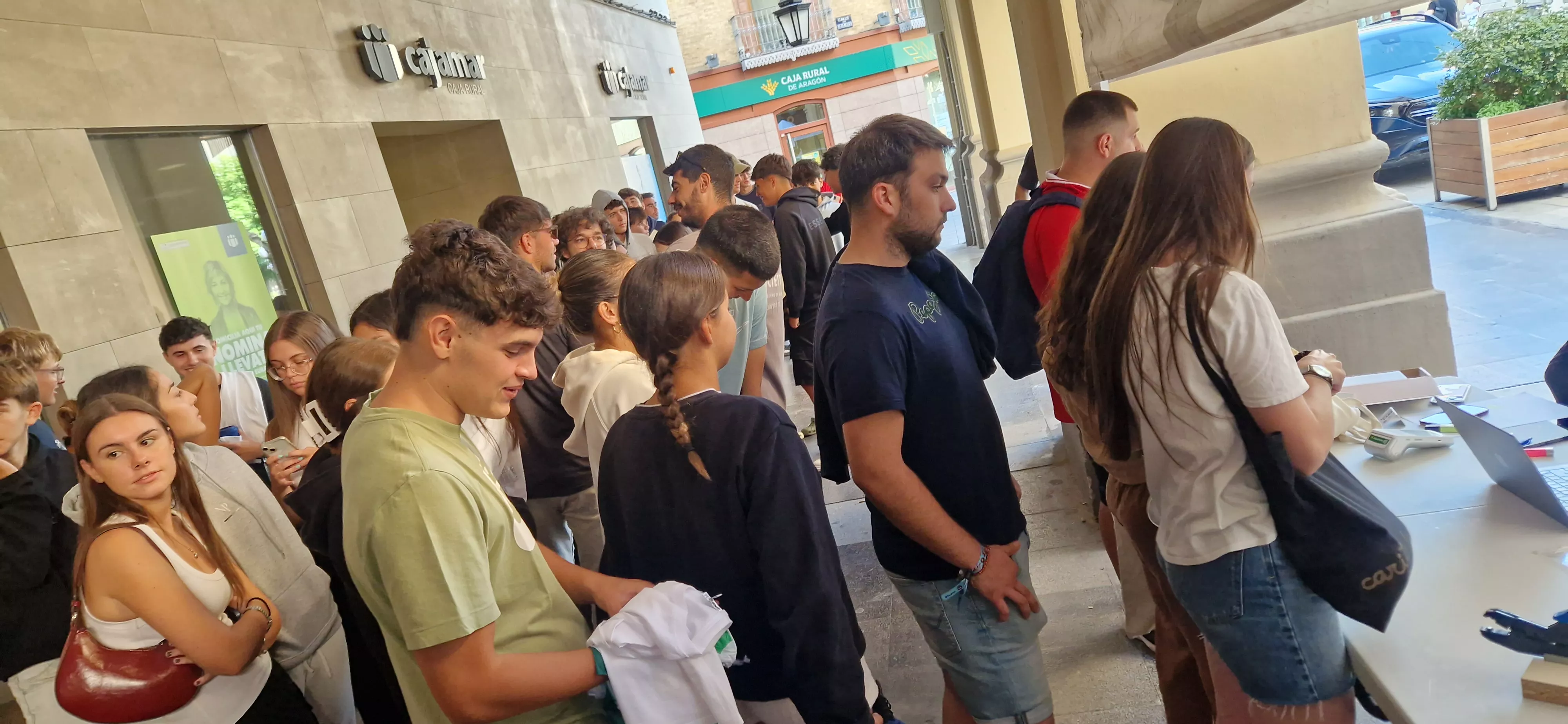 Primeros socios de las peñas para San Lorenzo. Foto Myriam Martínez