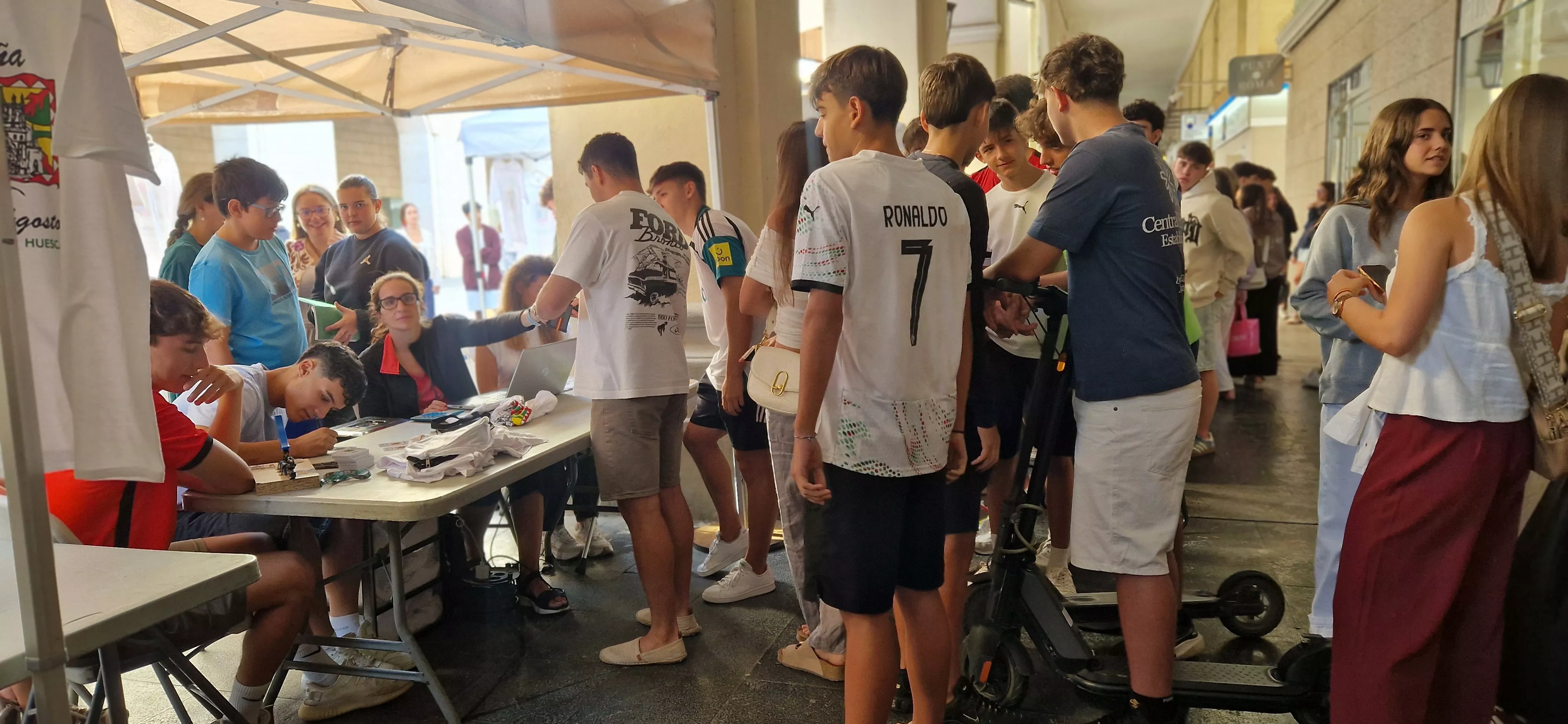 Primeros socios de las peñas para San Lorenzo. Foto Myriam Martínez