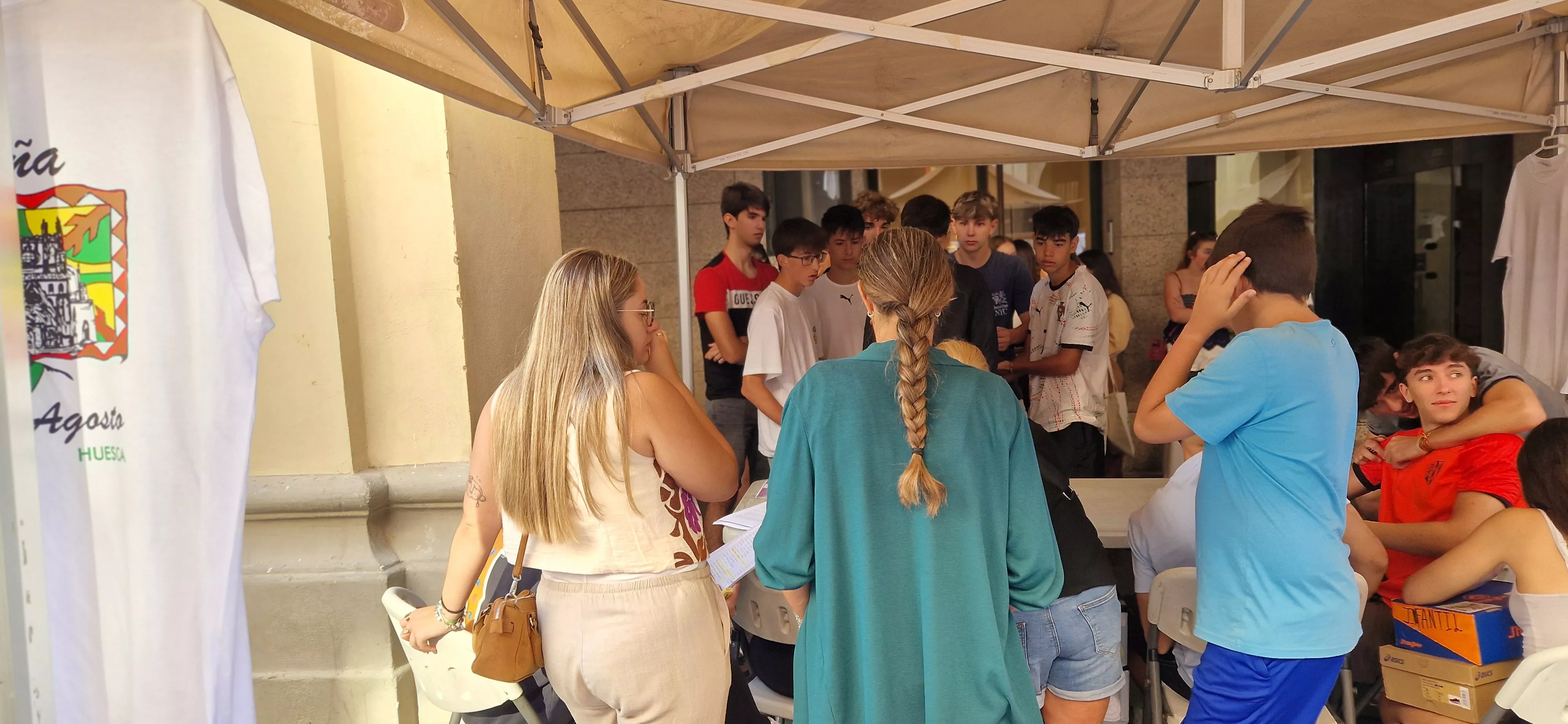 Primeros socios de las peñas para San Lorenzo. Foto Myriam Martínez