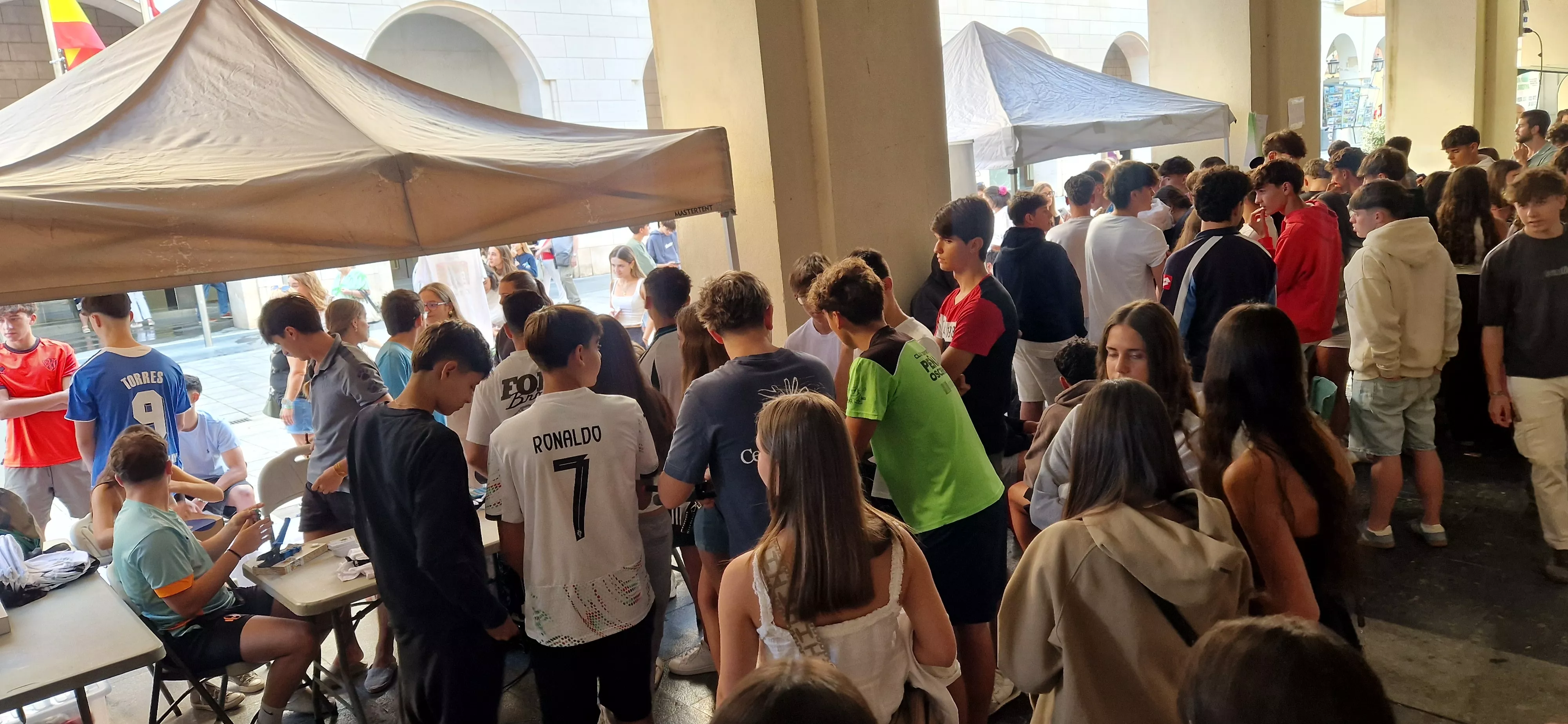 Primeros socios de las peñas para San Lorenzo. Foto Myriam Martínez