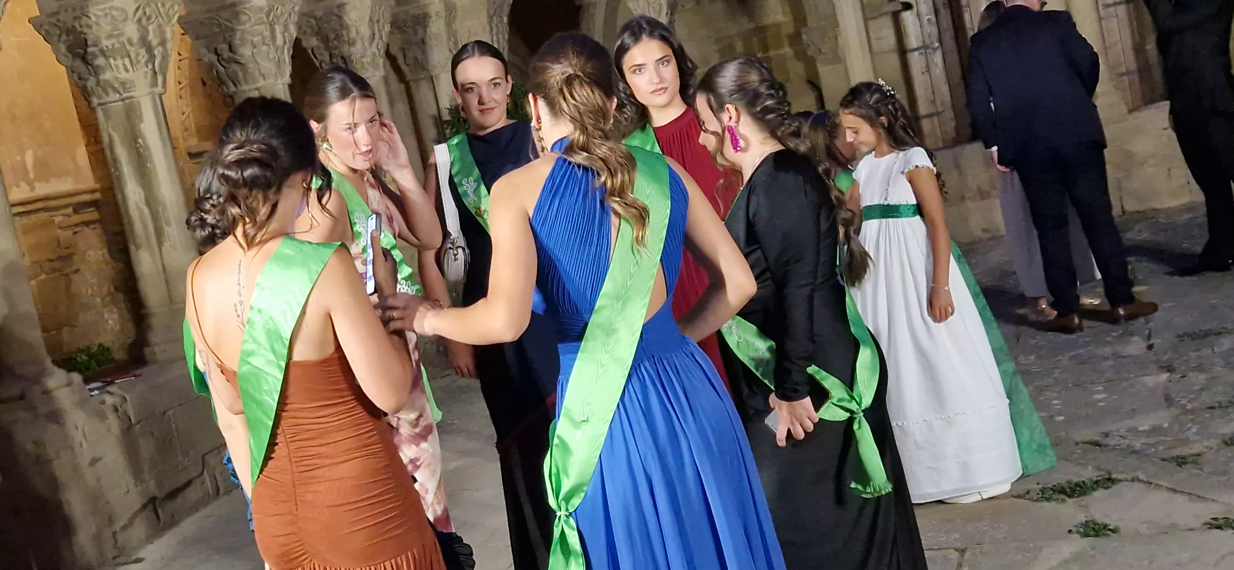 Presentación de las mairalesas y el mainate. Foto Myriam Martínez 