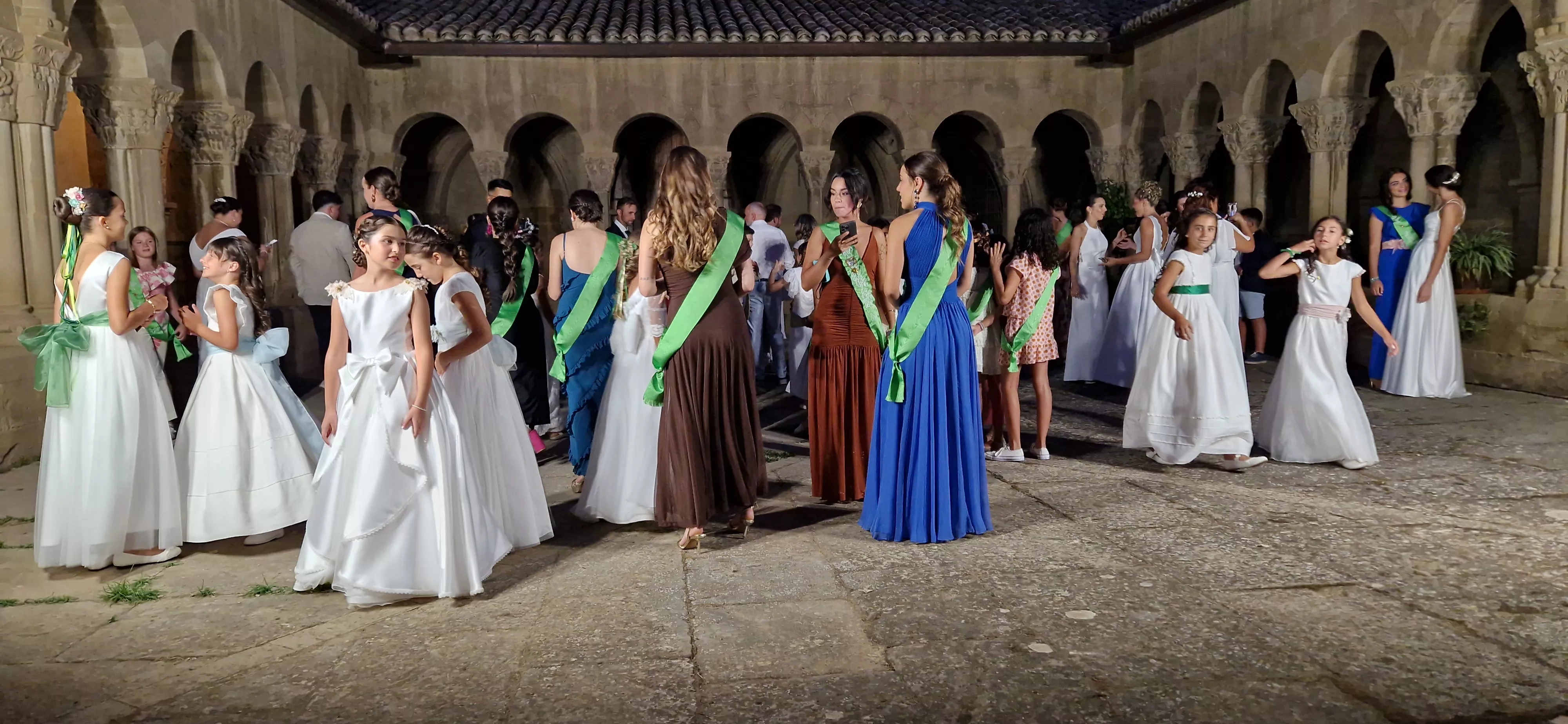 Presentación de las mairalesas y el mainate. Foto Myriam Martínez 