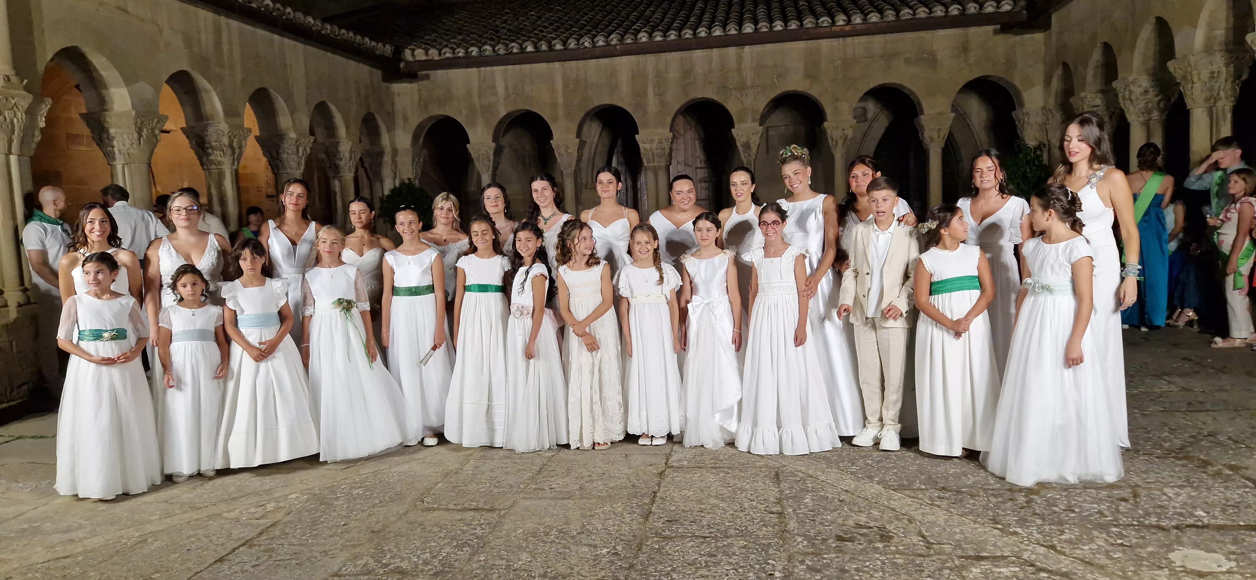 Presentación de las mairalesas y el mainate. Foto Myriam Martínez 