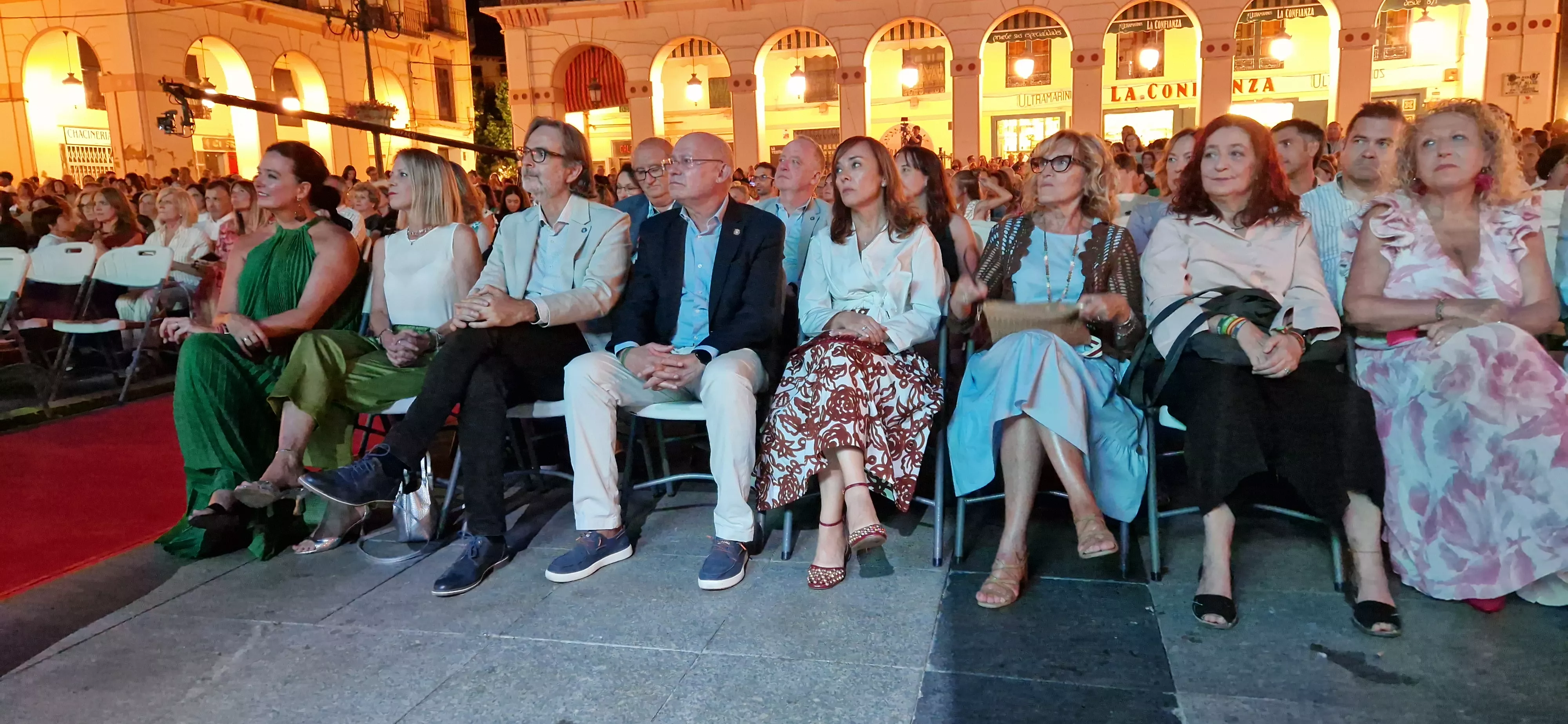 Presentación de las mairalesas y el mainate. Foto Myriam Martínez 