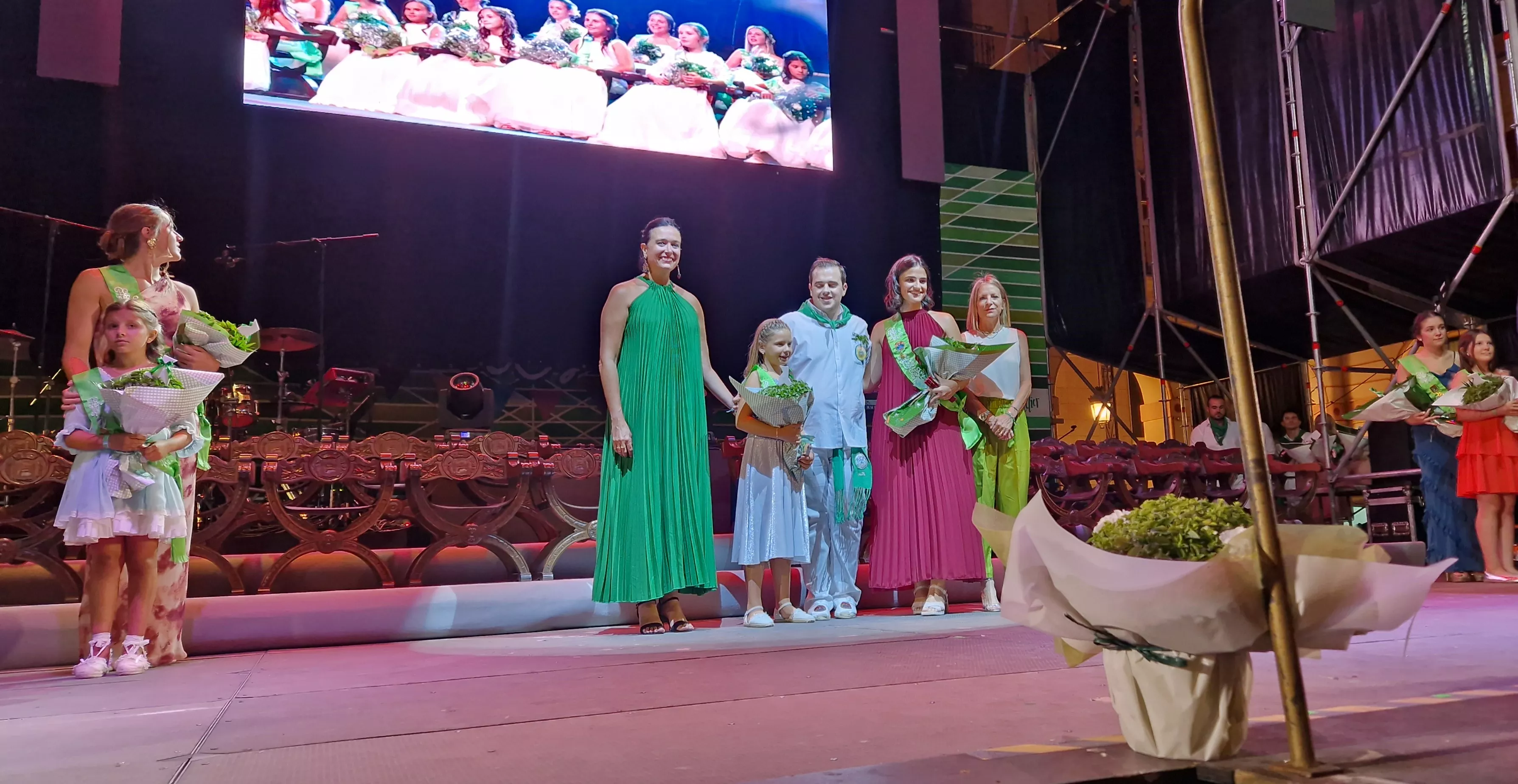 Presentación de las mairalesas y el mainate. Foto Myriam Martínez 