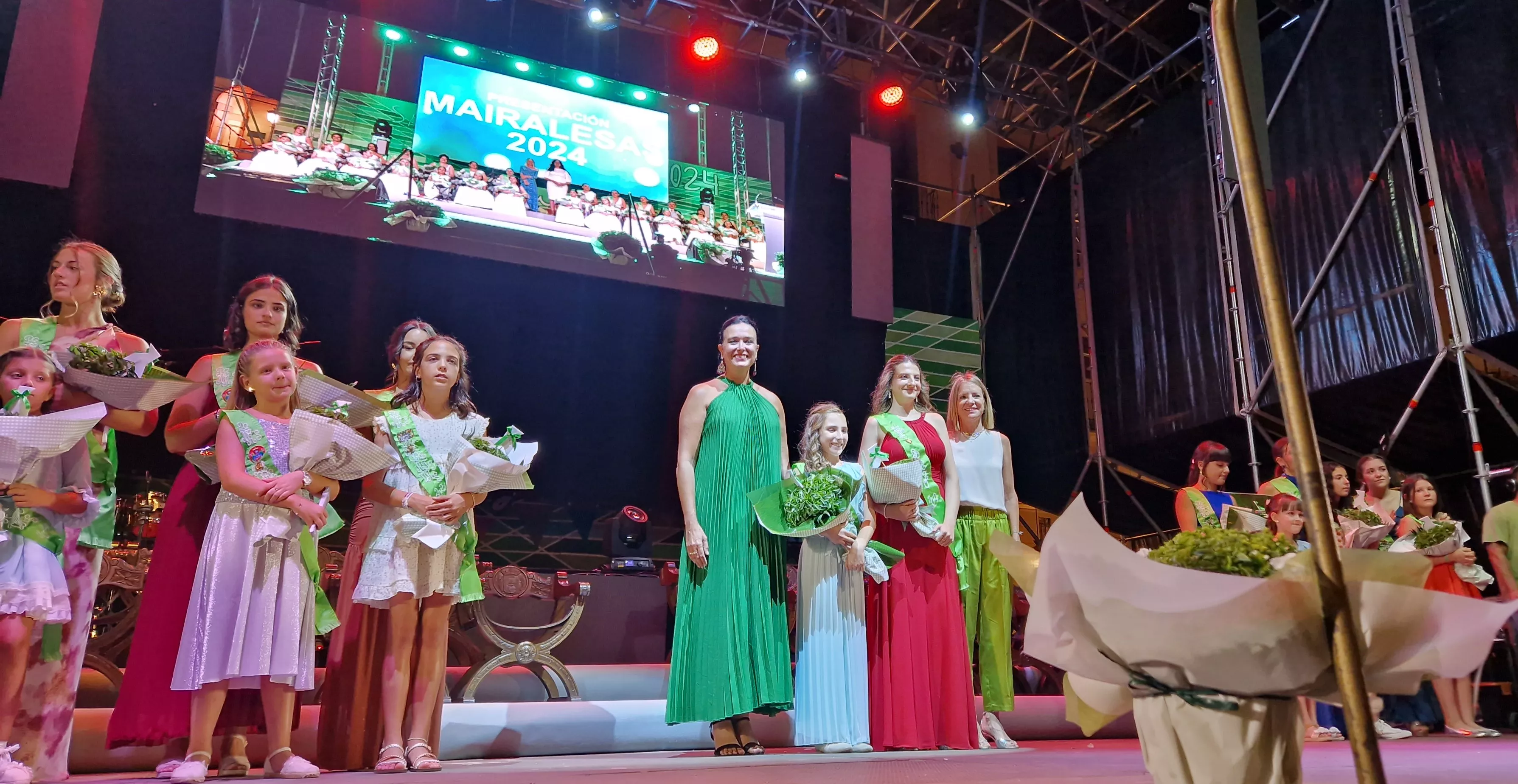 Presentación de las mairalesas y el mainate. Foto Myriam Martínez 
